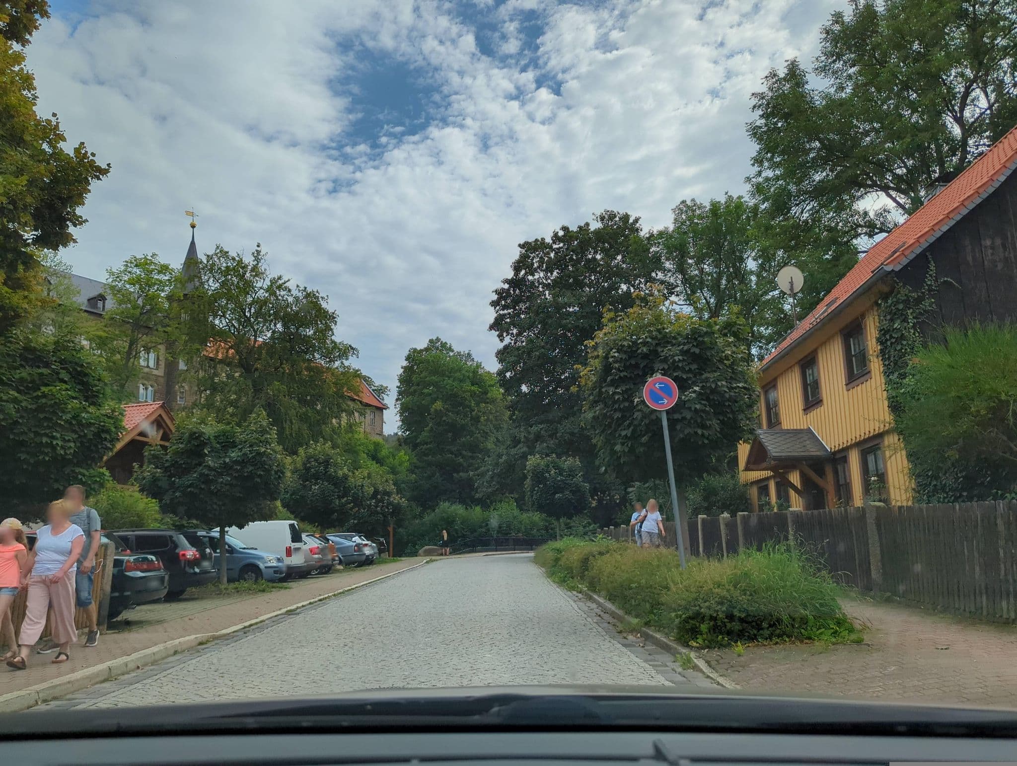 Street view near Hotel Zur Erholung, Ilsenburg — © AlexSpritze (CC BY-SA · Mapillary)