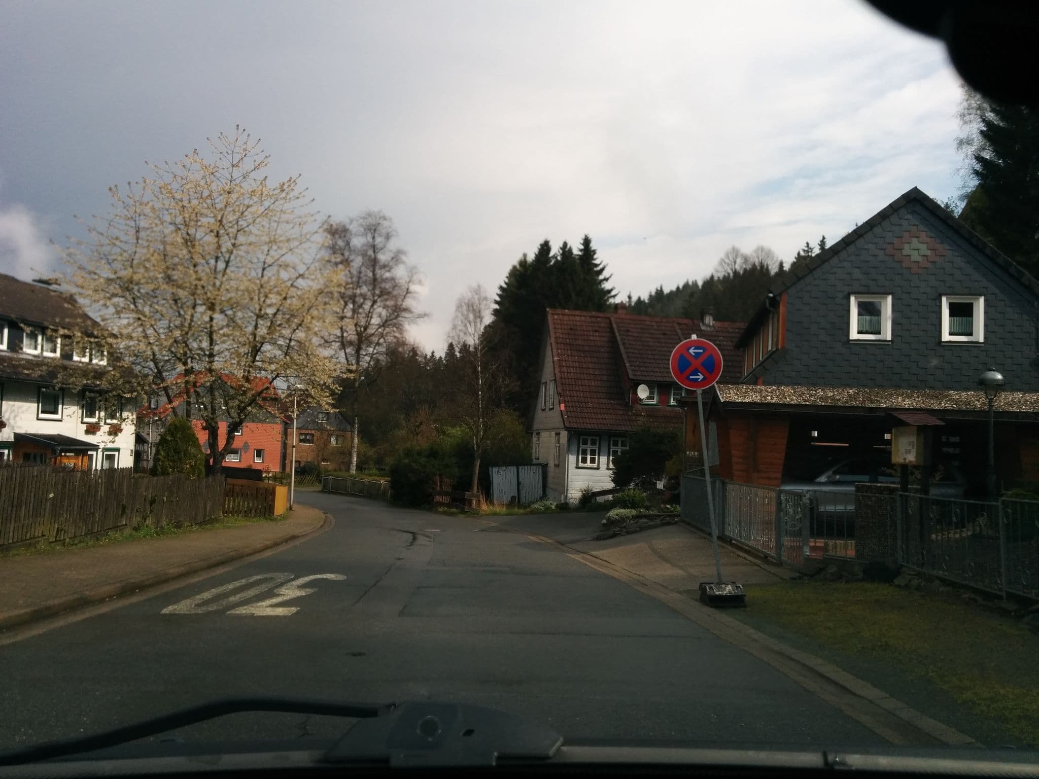Street view near Ferienwohnungen Untermühle, Altenau — © bitnapper (CC BY-SA · Mapillary)