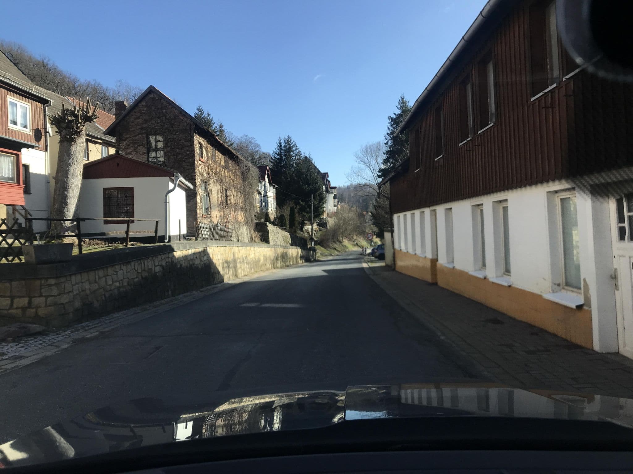 Street view near Weißes roß, Hüttenrode — © surveyor99 (CC BY-SA · Mapillary)