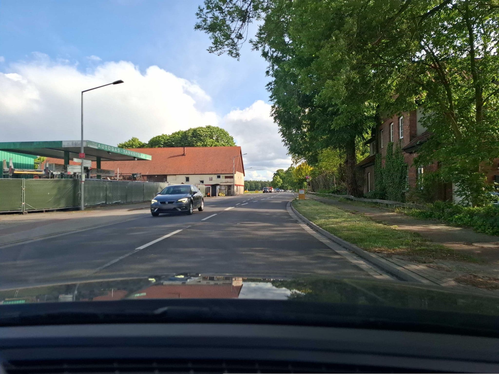 Street view near B4 Hotel, Sprakensehl — © Jaschu31311 (CC BY-SA · Mapillary)