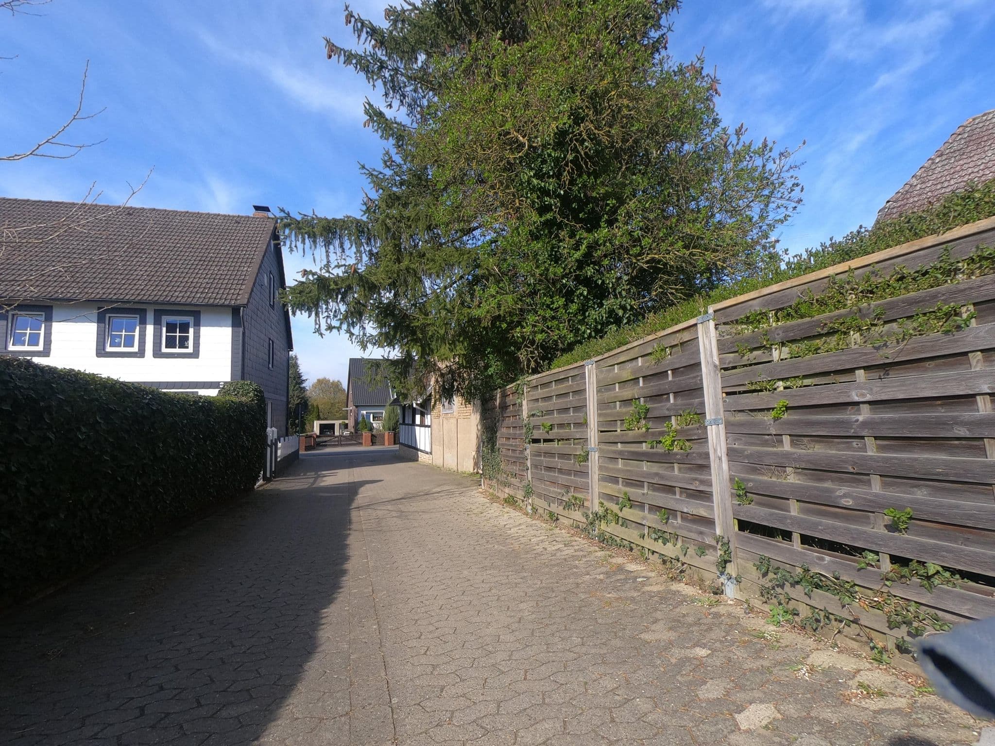 Street view near Zum gemütlichen Pattkopp, Lamme — © u14183 (CC BY-SA · Mapillary)