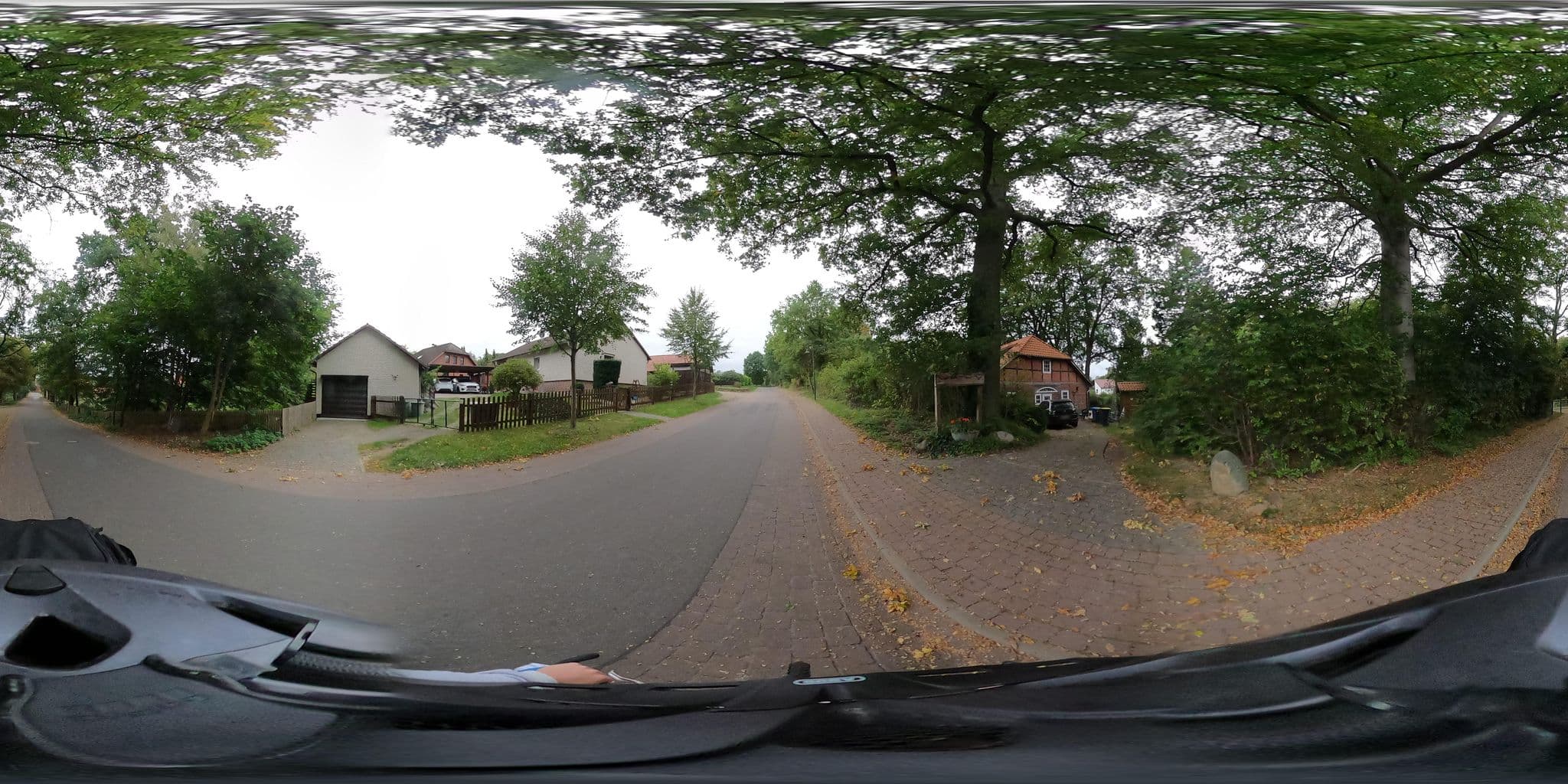 Street view near Biernat Giselher Arnulf und Brunhilde Ferienwohnungen, Suderburg — © Lennzzz (CC BY-SA · Mapillary)