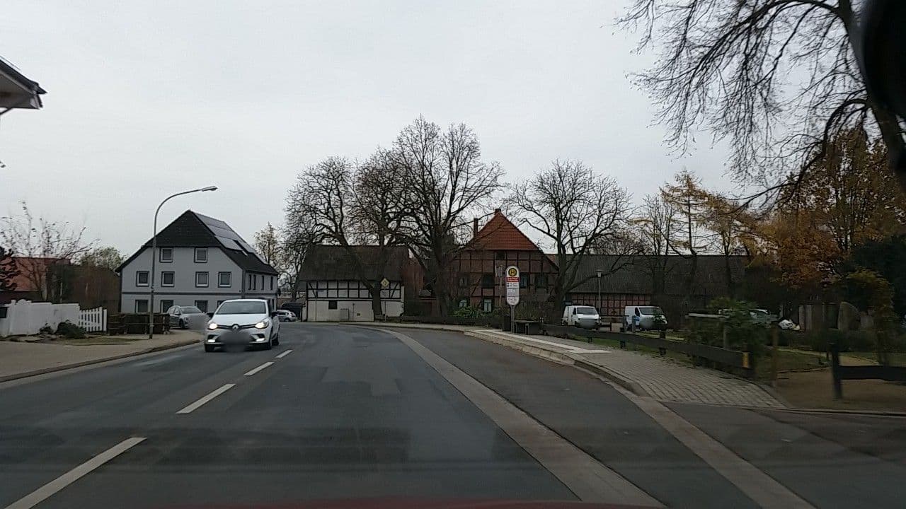 Street view near Hotel Rosenplatz, Inh.N.Pettke Hotel, Rühen — © tian (CC BY-SA · Mapillary)