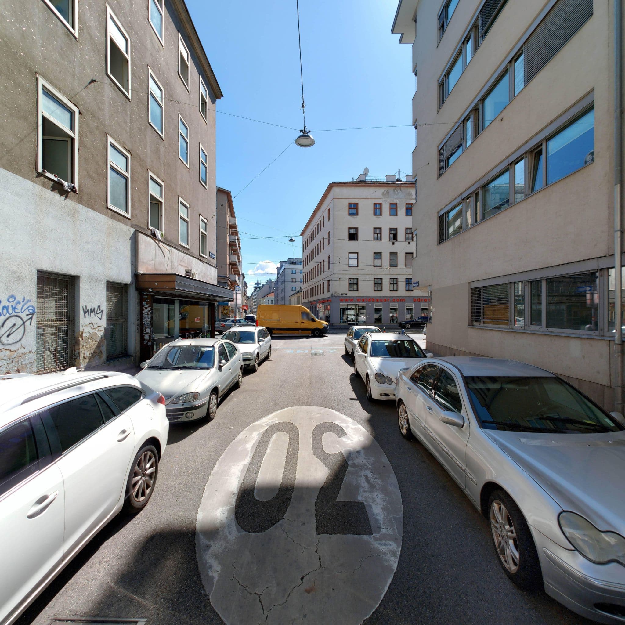 Street view near Cyrus, Margareten — © eliasgander (CC BY-SA · Mapillary)