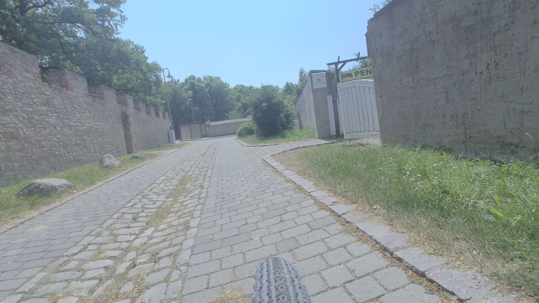 Street view near Begemann, Thomas u., Schmidt, Antje, Zimmervermietung, Staßfurt — © britiger (CC BY-SA · Mapillary)
