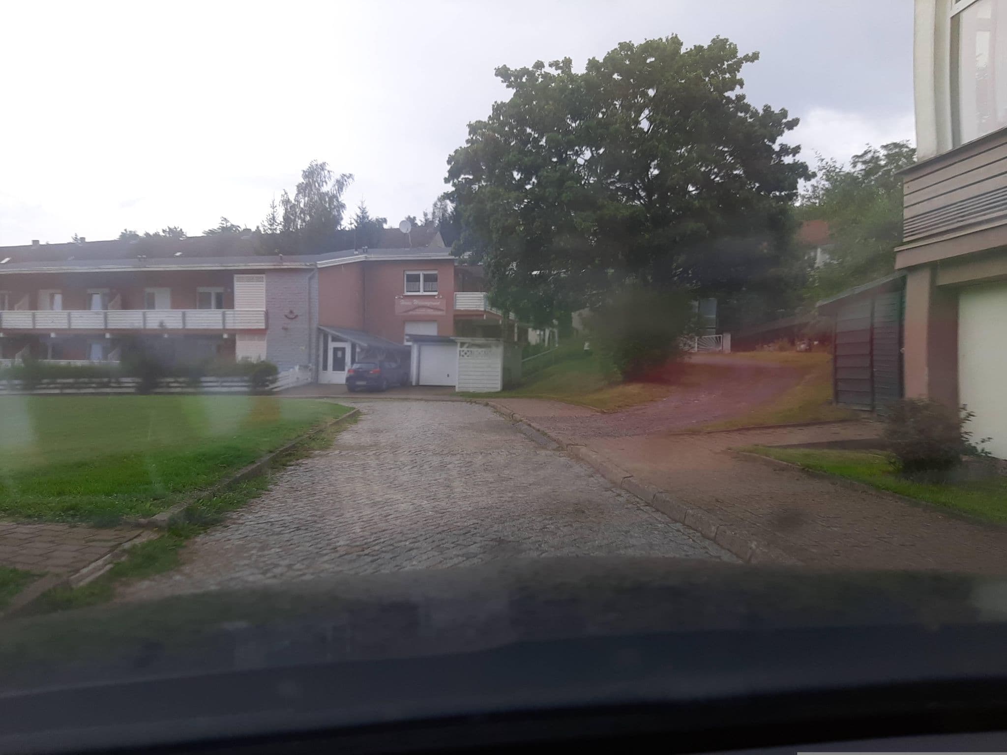 Street view near Hotel- und Ferienwohnanlage Friedrich, Friedrichsbrunn — © ReisenderKaufmann (CC BY-SA · Mapillary)