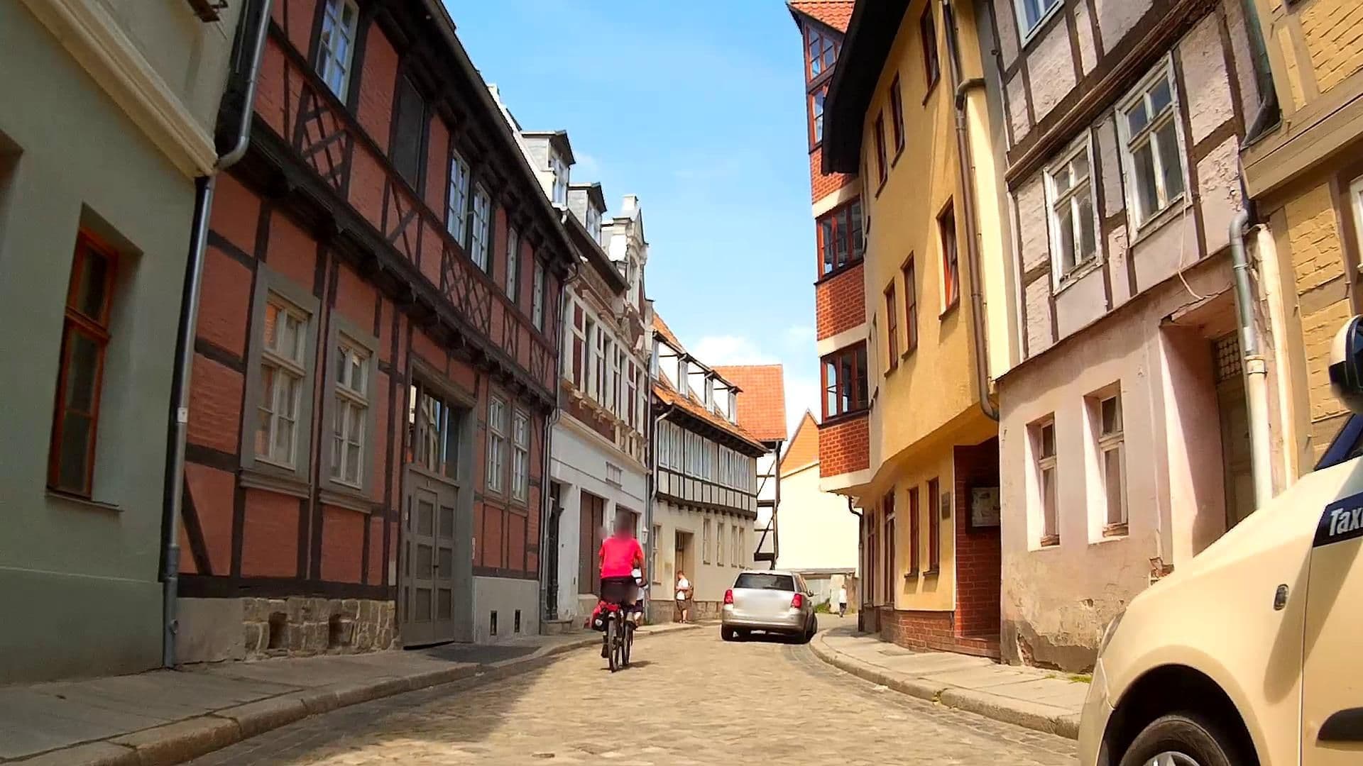 Street view near Pension Zum Altstadtwinkel, Quedlinburg — © ligfietser (CC BY-SA · Mapillary)
