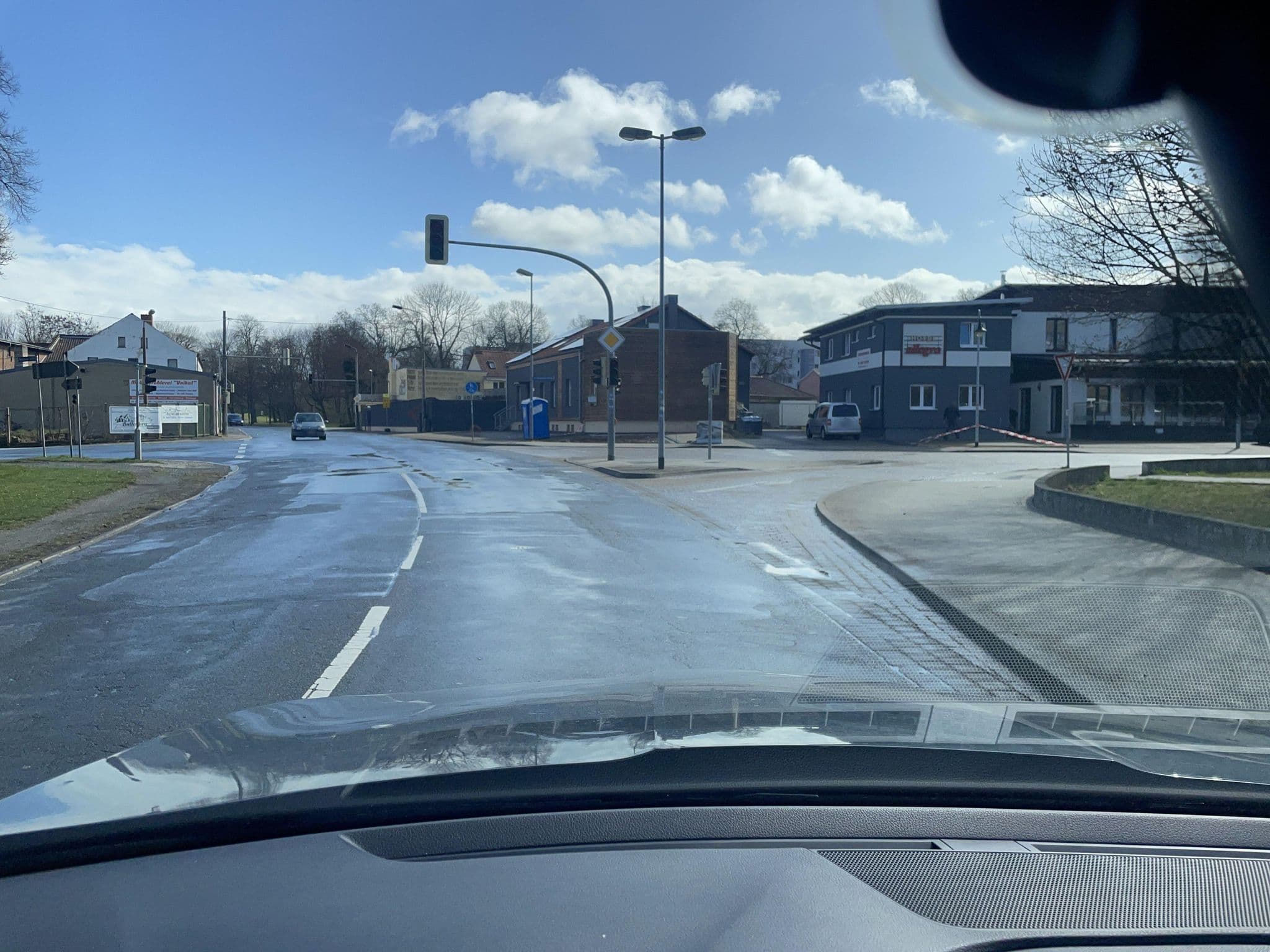 Street view near Hotel Allegro, Halberstadt — © surveyor99 (CC BY-SA · Mapillary)