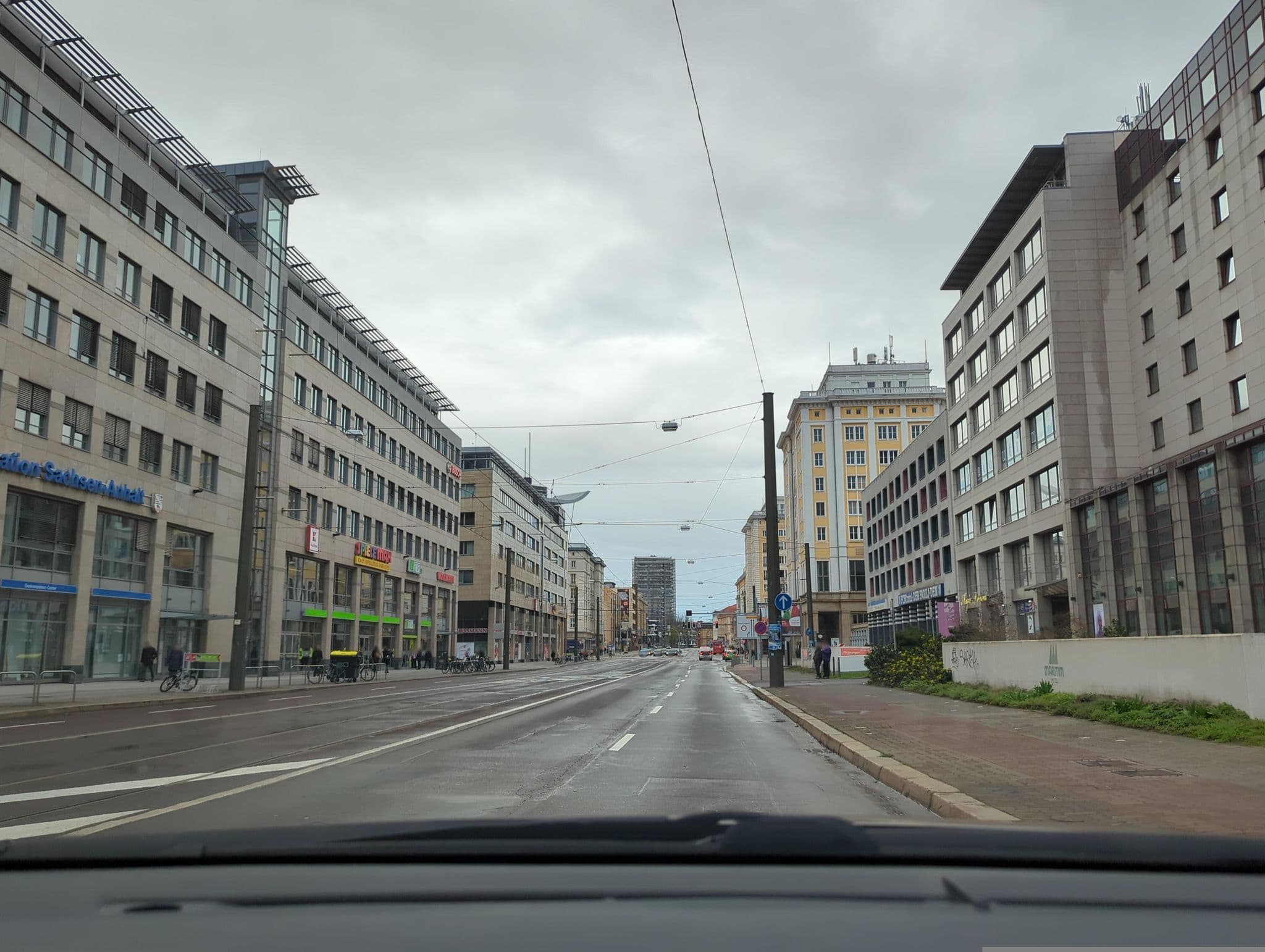 Street view near Maritim Lobby, Magdeburg — © AlexSpritze (CC BY-SA · Mapillary)