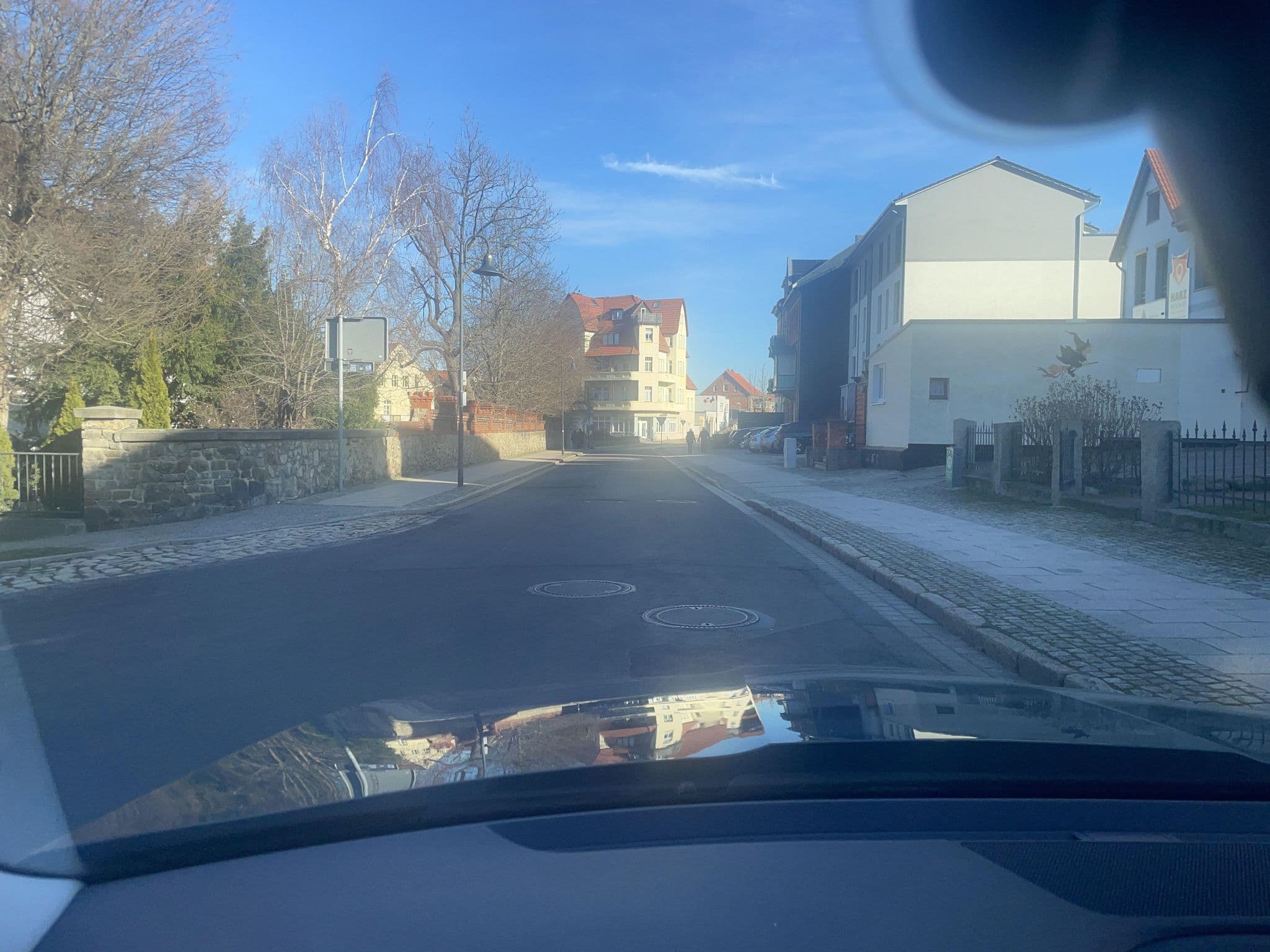 Street view near Thale Ferienwohnungvermietung, Thale — © surveyor99 (CC BY-SA · Mapillary)
