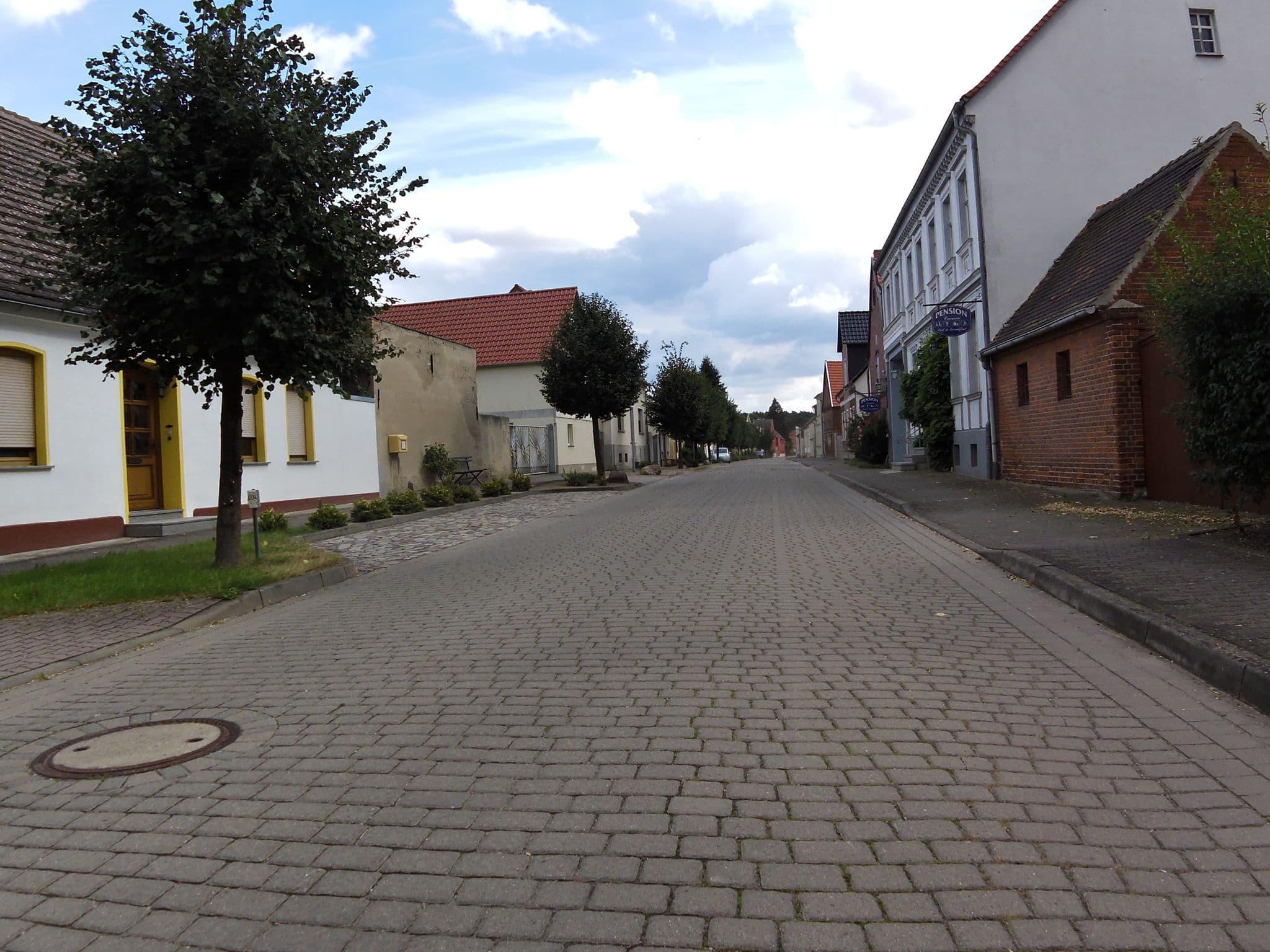 Street view near Pension Carmen, Barby — © zoegglmeyr (CC BY-SA · Mapillary)