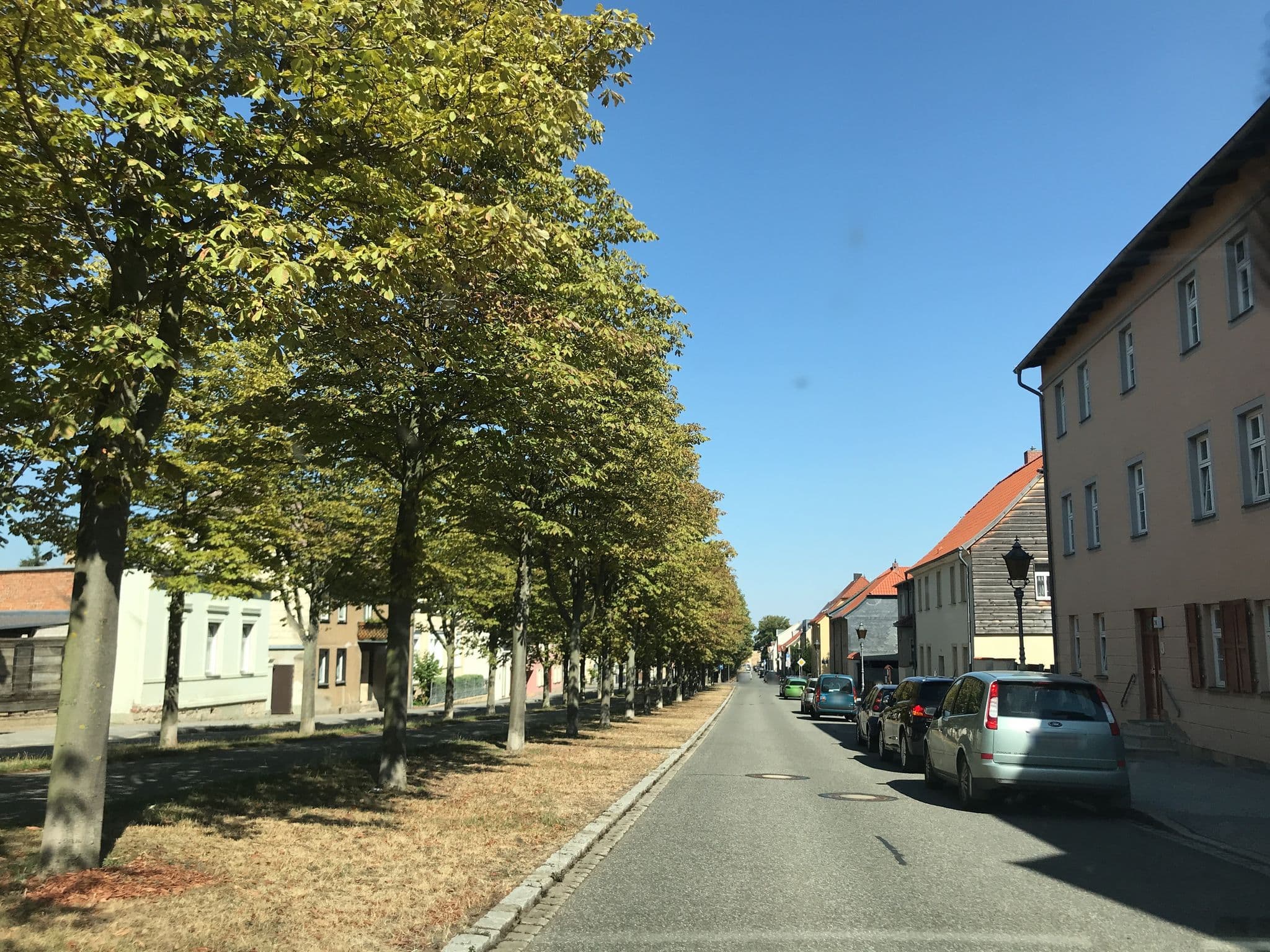 Street view near Hotel & Restaurant Stadt Bernburg, Ballenstedt — © dl7auq (CC BY-SA · Mapillary)