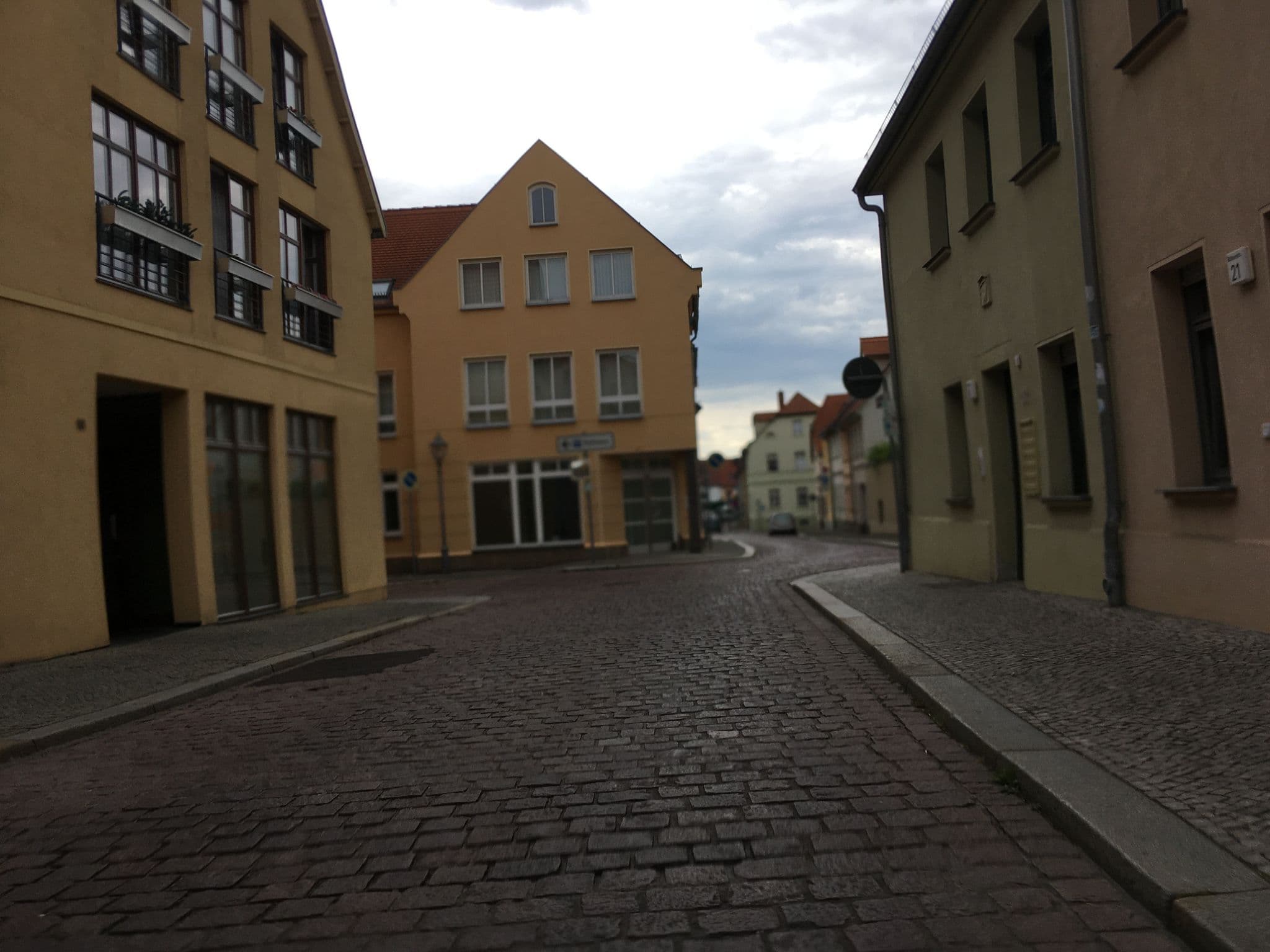 Street view near Nettis Nest im Ritterhaus, Köthen — © eserte (CC BY-SA · Mapillary)