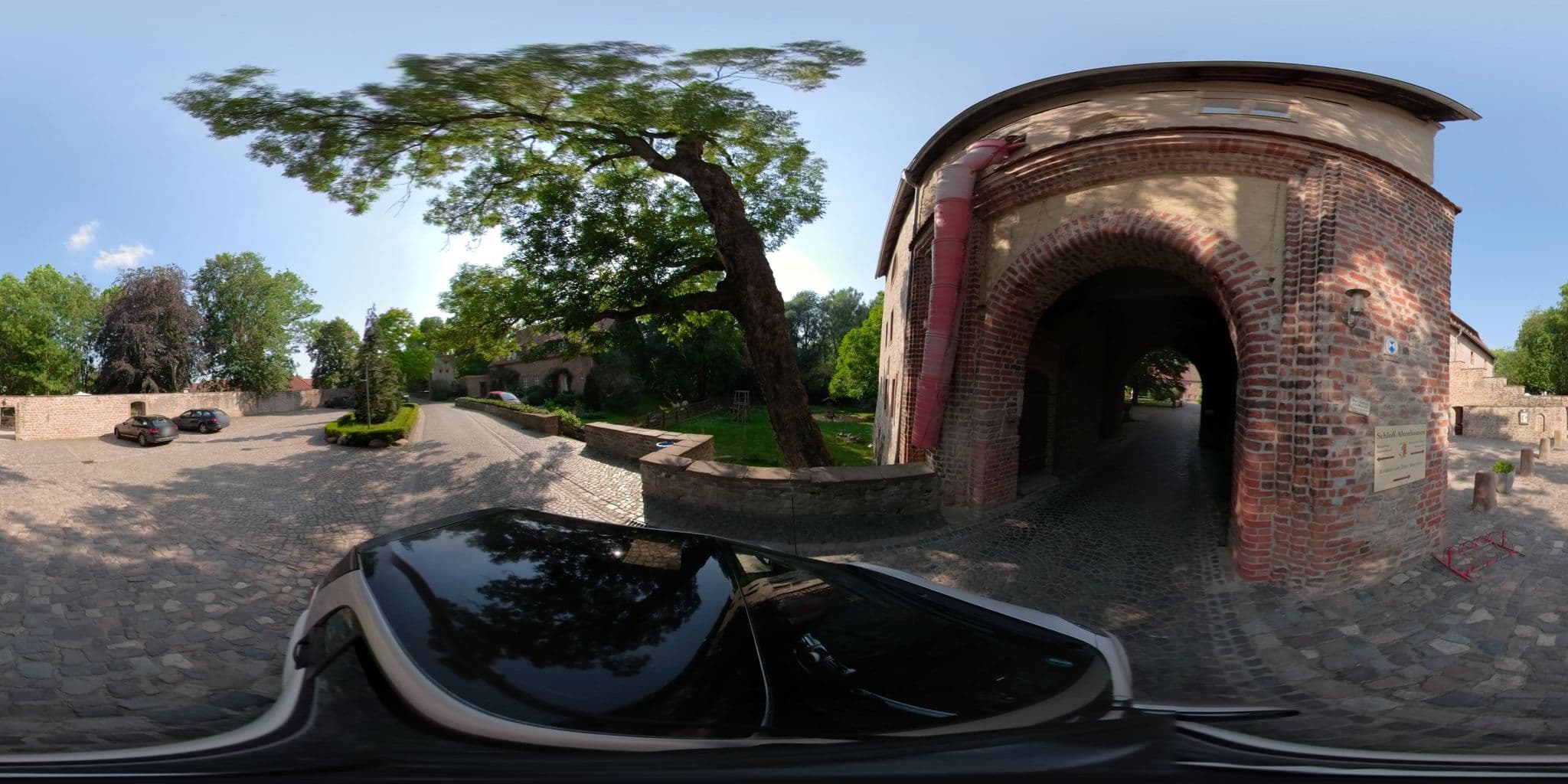 Street view near Schloß Altenhausen, Erxleben — © netmapping2 (CC BY-SA · Mapillary)