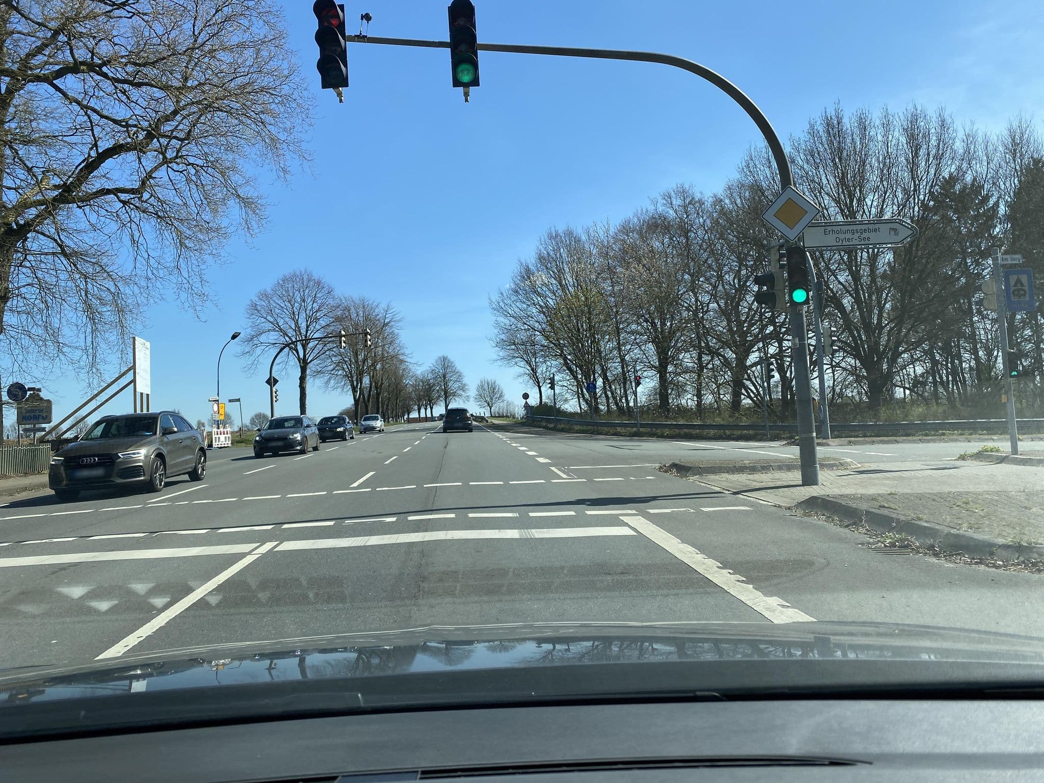 Street view near Frosinini Spieler Gästehäuser, Oyten — © heetENkoel (CC BY-SA · Mapillary)