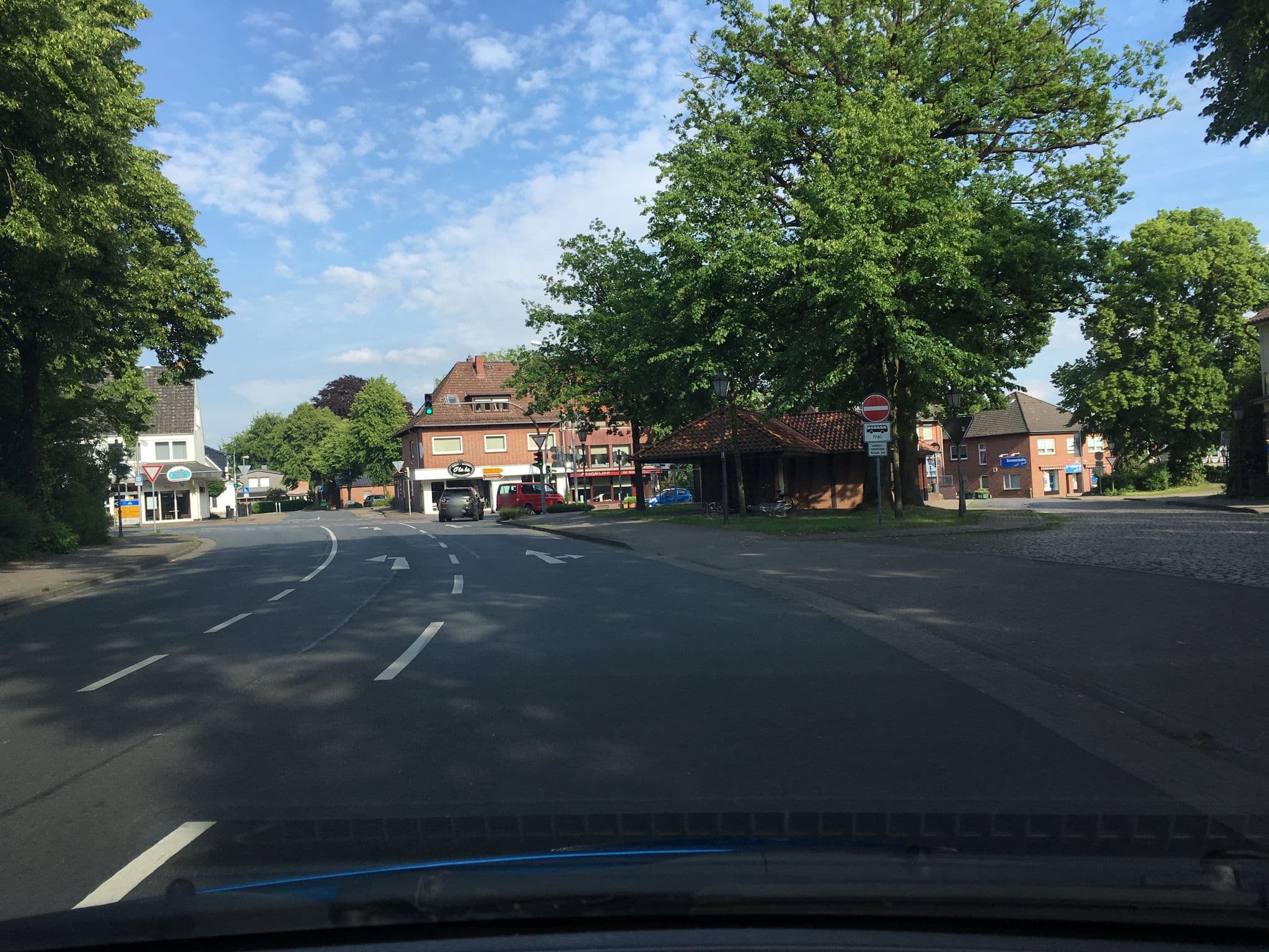 Street view near Haasehof Inh. Cornelia Haase Ferienwohnungsvermittlung, Sittensen — © hotteliene (CC BY-SA · Mapillary)