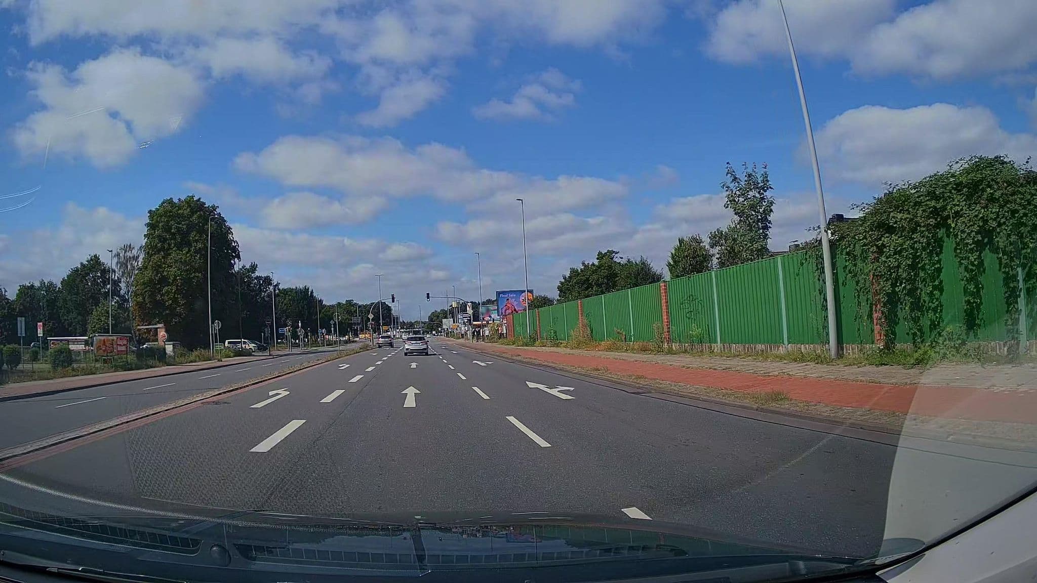 Street view near Formule 1 Bremen Ost Osterholz, Oyten — © StefanS79 (CC BY-SA · Mapillary)