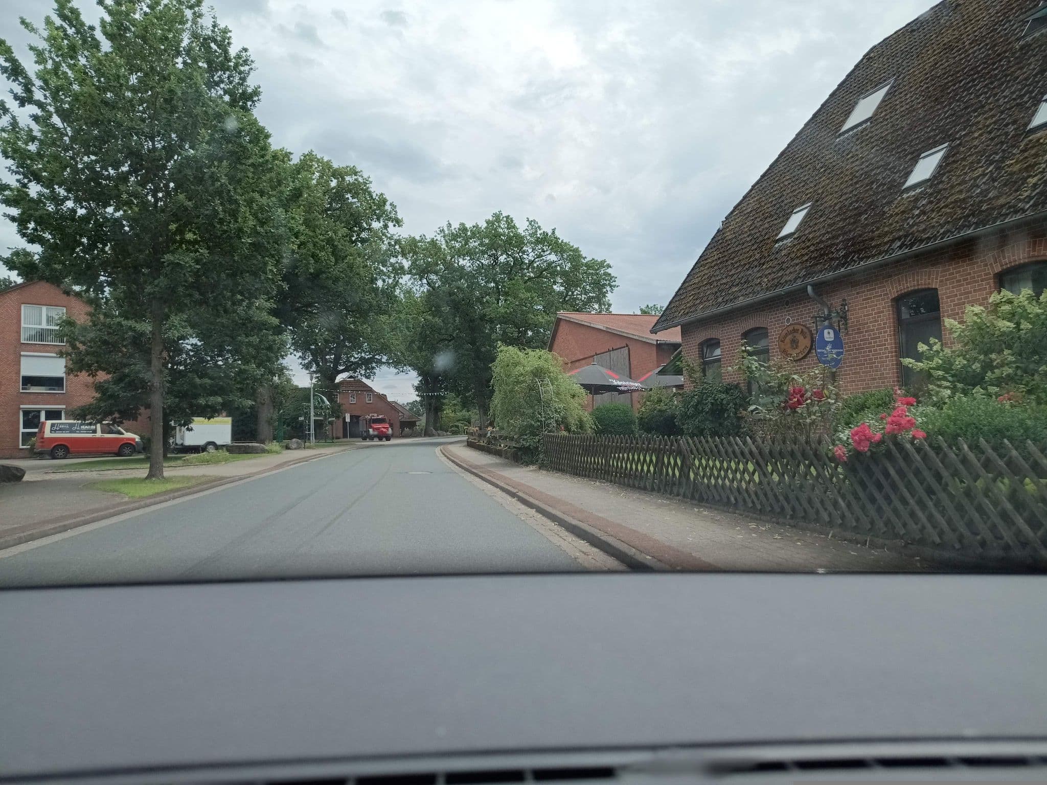 Street view near Zum Grünen Jäger, Kirchwalsede — © zuse (CC BY-SA · Mapillary)