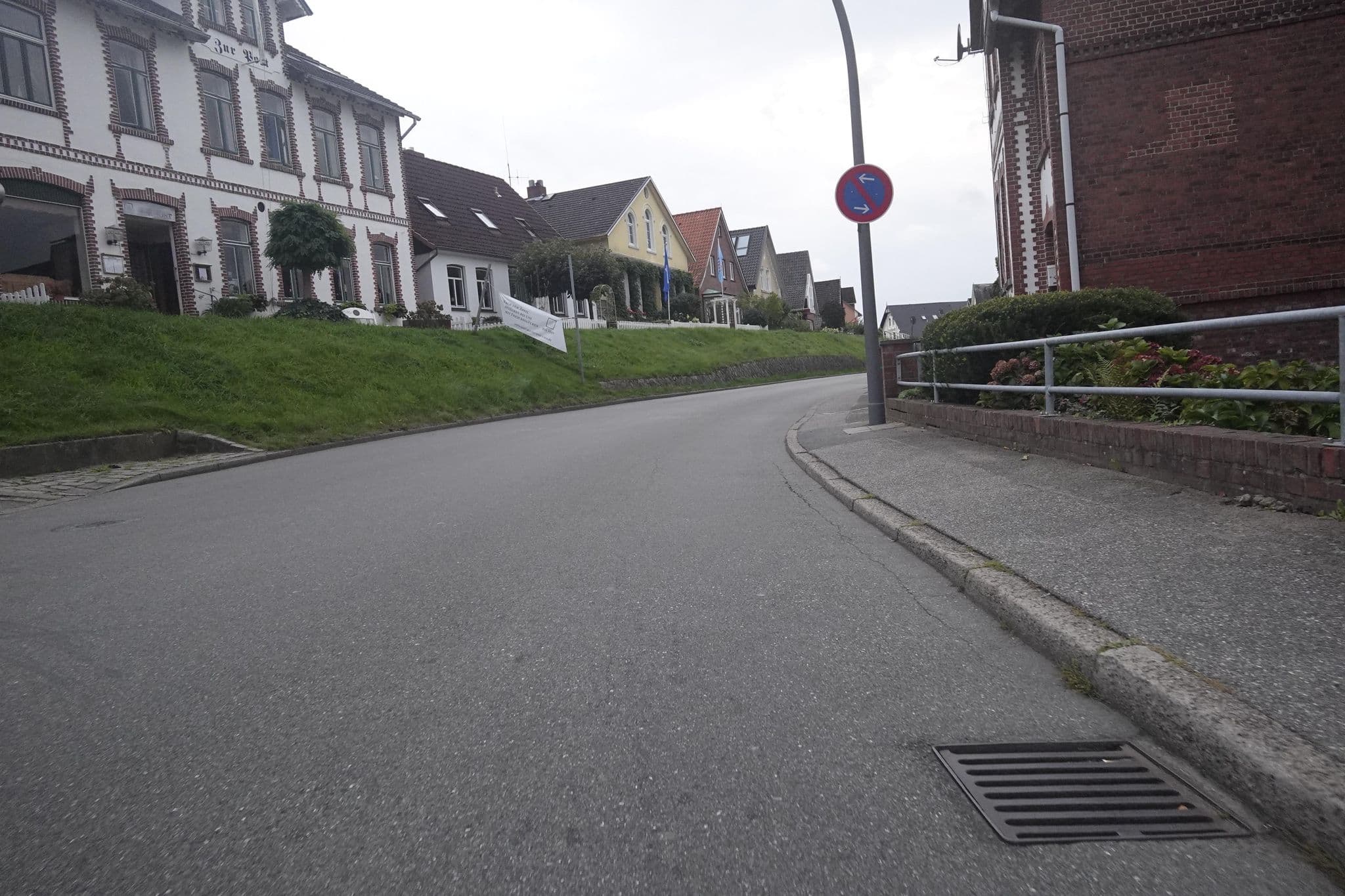 Street view near Urlaub Hamburg Altes Land, Neuenfelde — © skaycle (CC BY-SA · Mapillary)