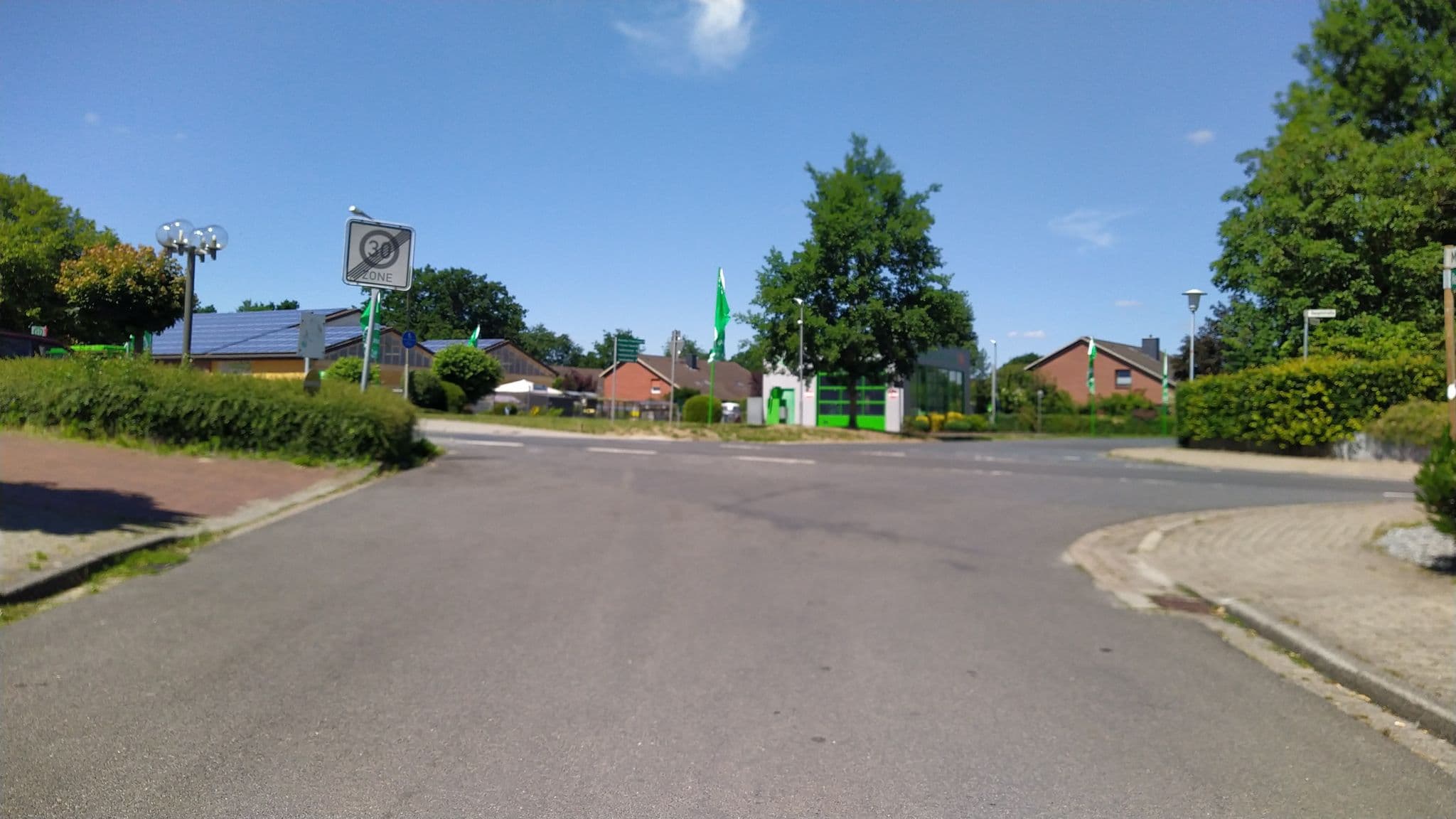 Street view near Ute's Bistro, Deinste — © calmapill (CC BY-SA · Mapillary)