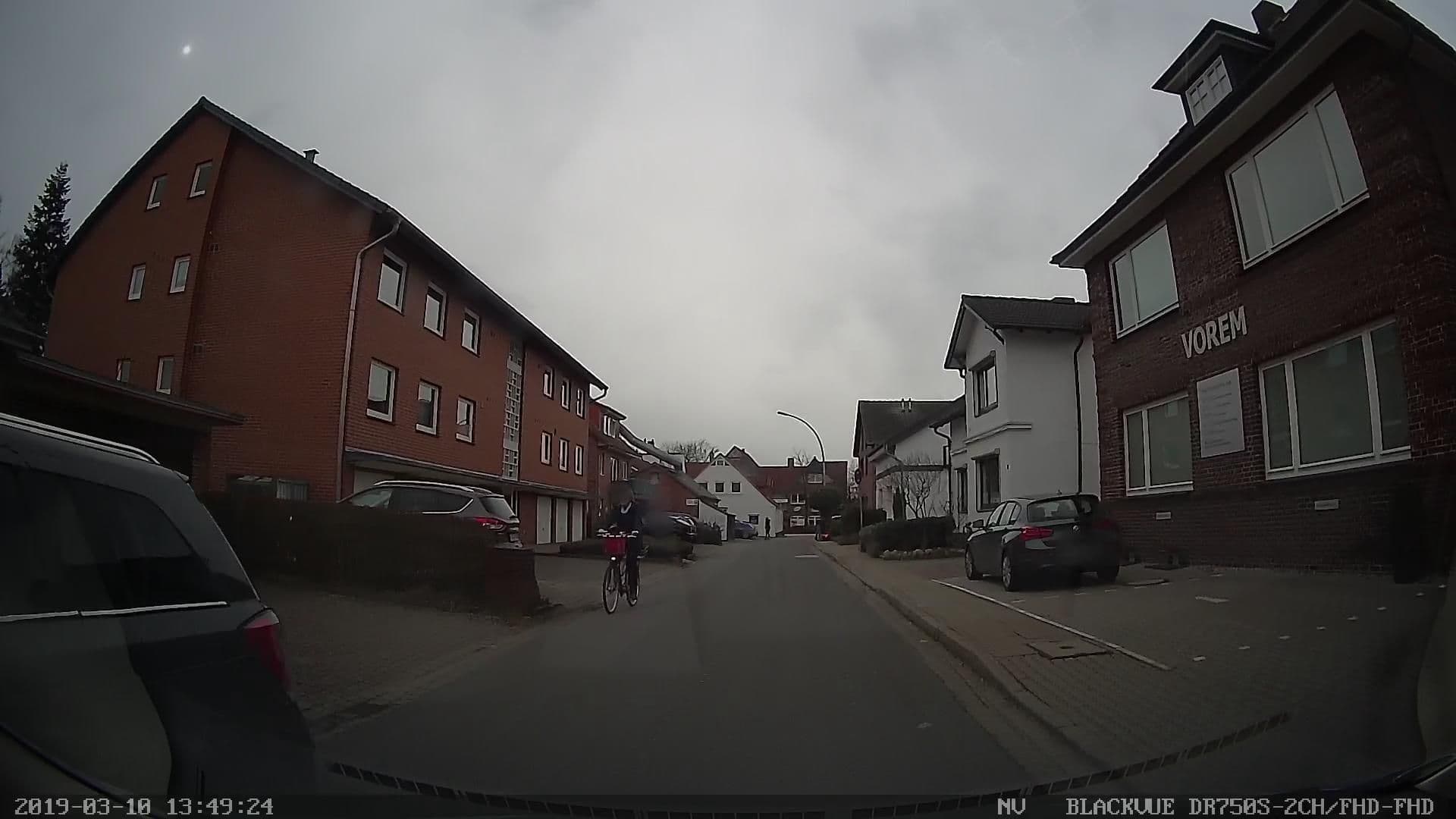 Street view near Traumschmiede, Rellingen — © kevinq (CC BY-SA · Mapillary)