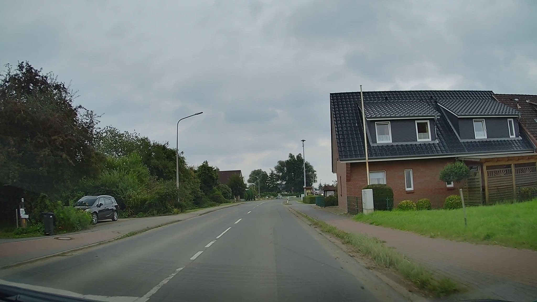 Street view near Jan und Harald Suhr Zimmervermietung, Kollmar — © hendel (CC BY-SA · Mapillary)