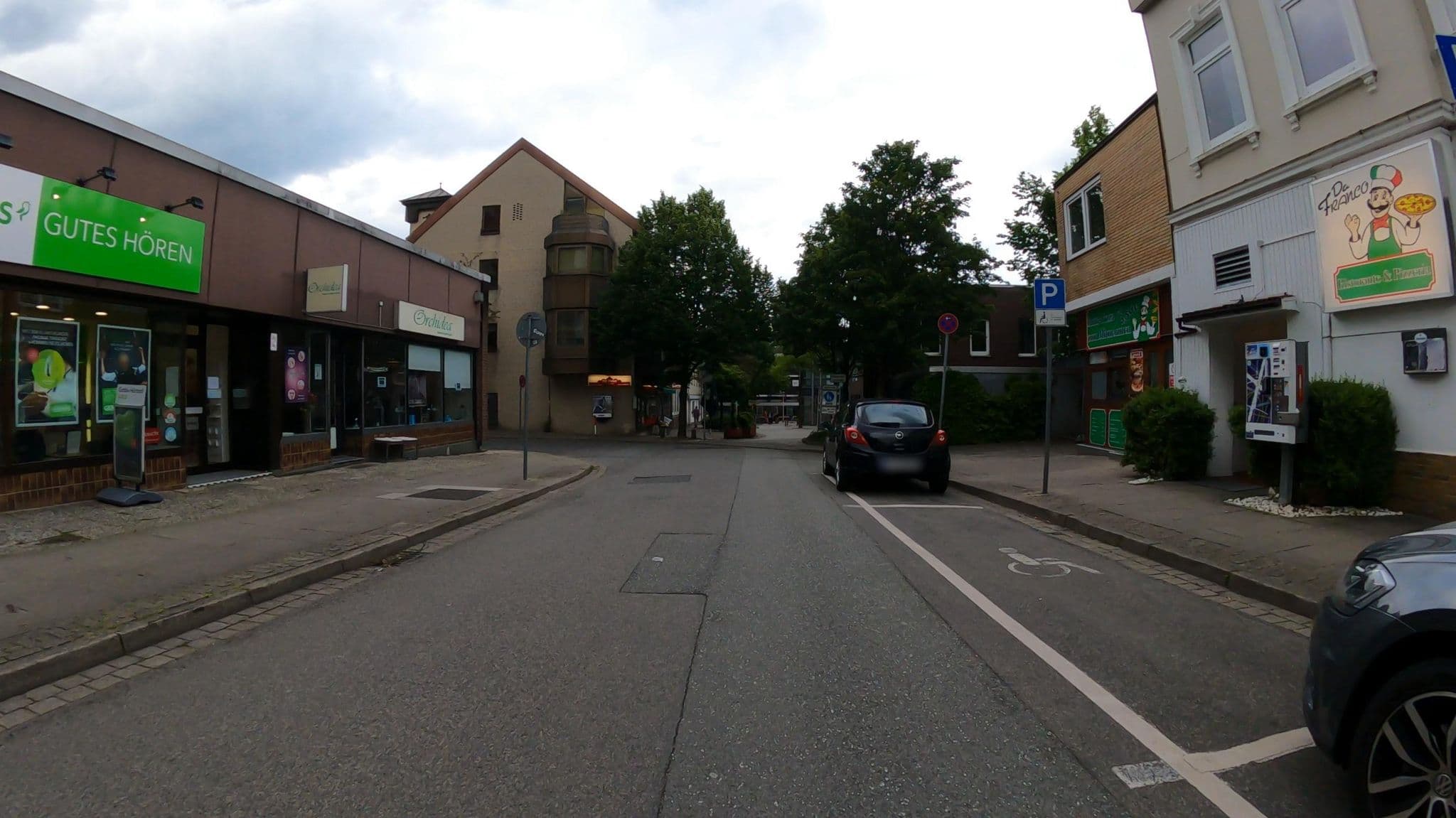 Street view near Albergo-Pension Dionysos, Pinneberg — © veloroute_hamburg (CC BY-SA · Mapillary)