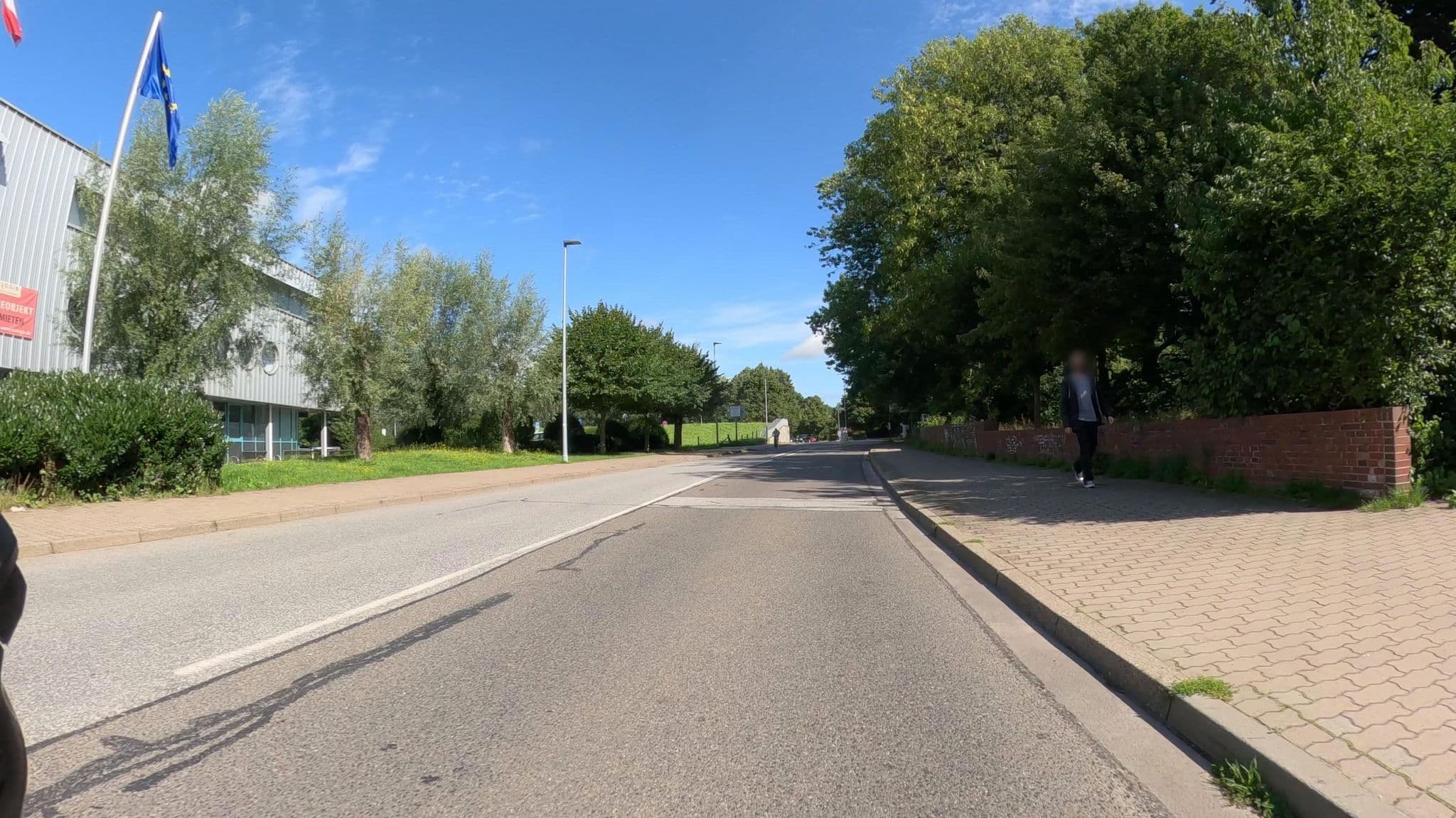 Street view near Hotelhafenwedel, Wedel — © veloroute_hamburg (CC BY-SA · Mapillary)