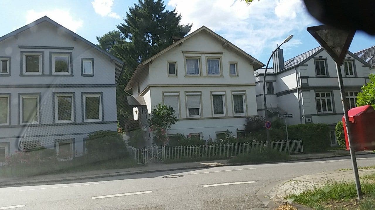 Street view near Loft-atelier, Nienstedten — © tian (CC BY-SA · Mapillary)