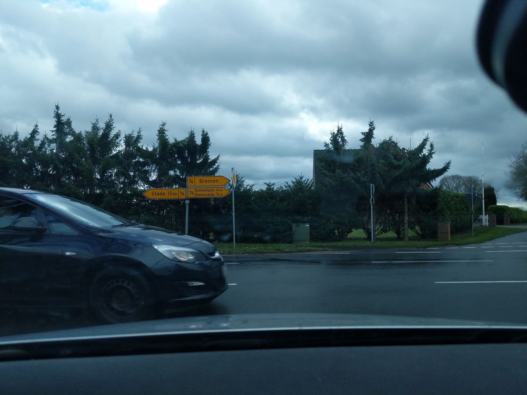 Street view near Hotel Ahrens, Heinbockel — © nesshof (CC BY-SA · Mapillary)