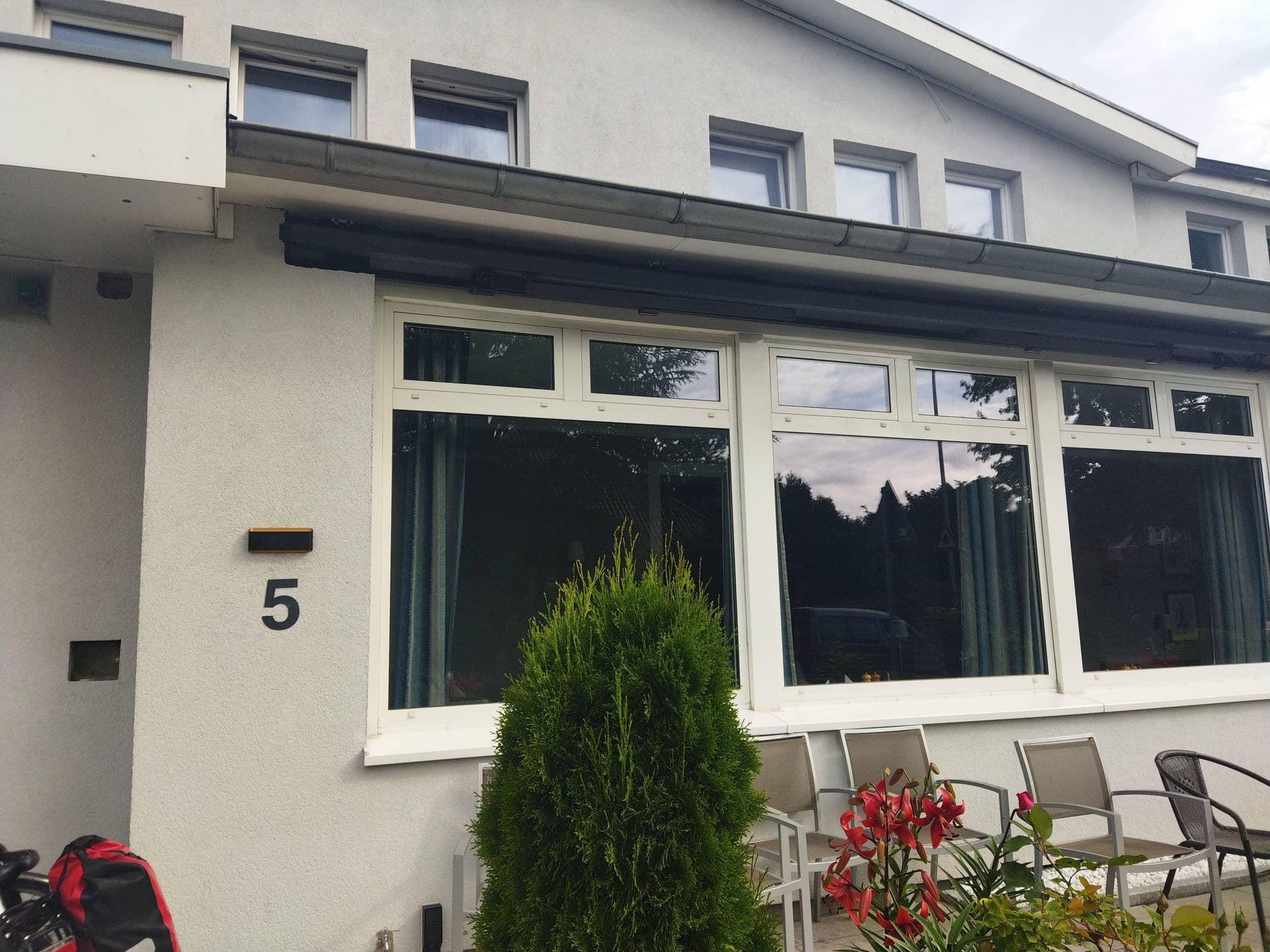 Street view near Hotel Royal Elmshorn GmbH Nassir Hedjasi, Elmshorn — © changchun1 (CC BY-SA · Mapillary)