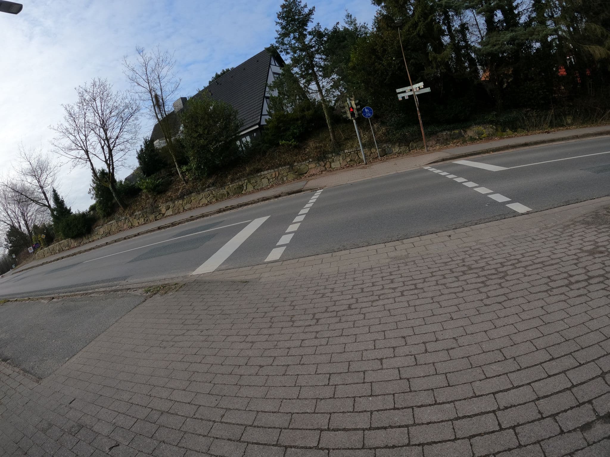 Street view near Erlebniskochen & Weinschmecken, Eißendorf — © veloroute_hamburg (CC BY-SA · Mapillary)