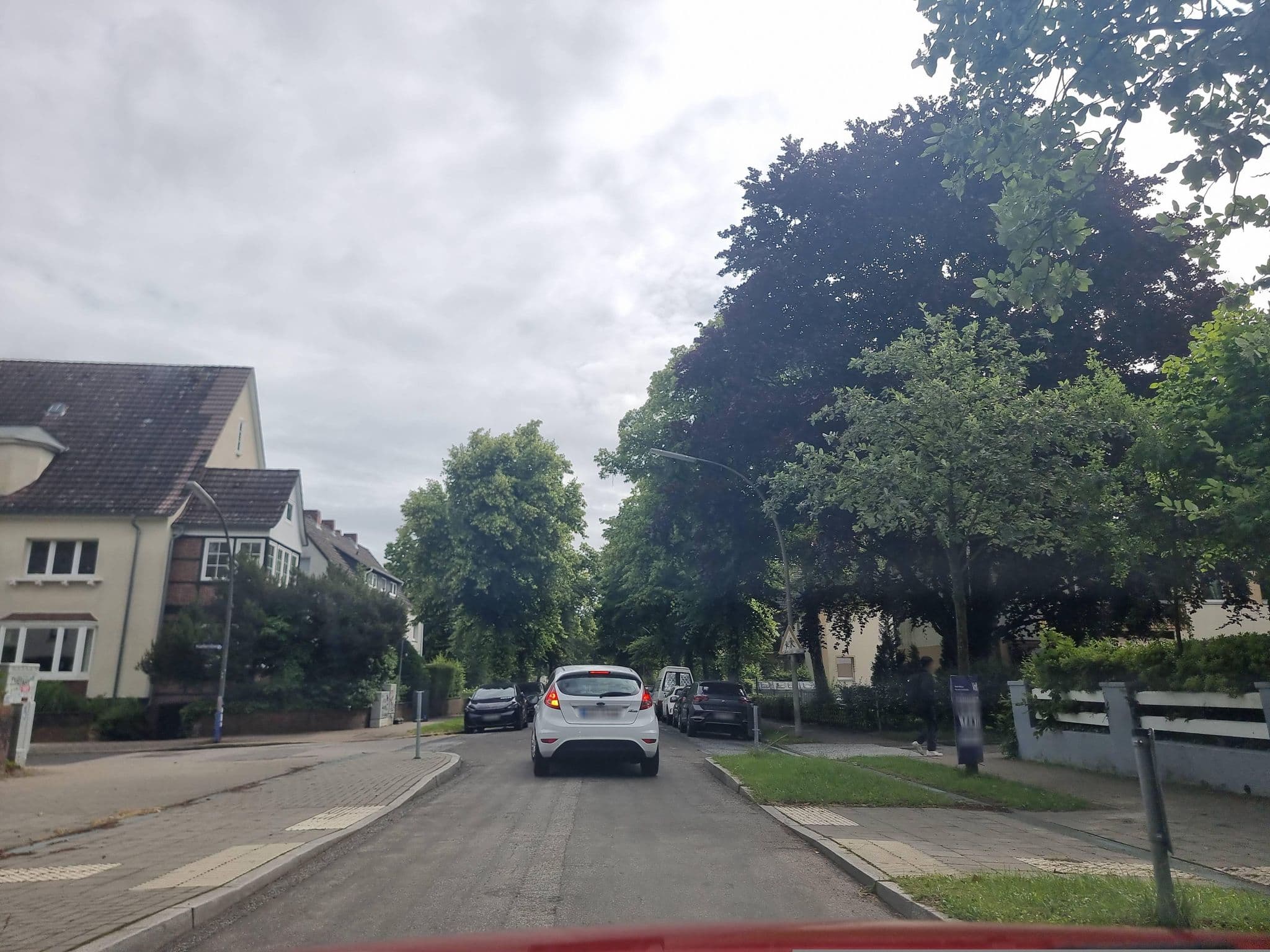 Street view near Korean Guesthouse Mindele, Eißendorf — © ma_rt_in (CC BY-SA · Mapillary)