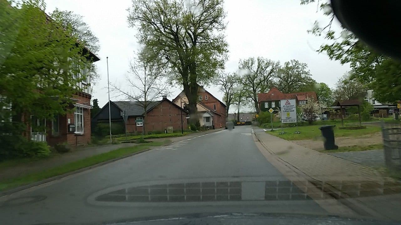 Street view near Hotel Niemeyer's Heidehof Garlstorf, Garlstorf — © tian (CC BY-SA · Mapillary)