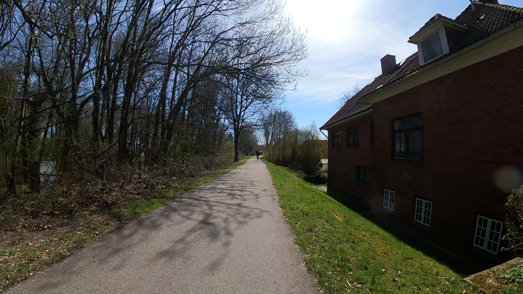 Street view near Sanja Bellemo - Ihre Maklerin in Hamburg, Ochsenwerder — © veloroute_hamburg (CC BY-SA · Mapillary)