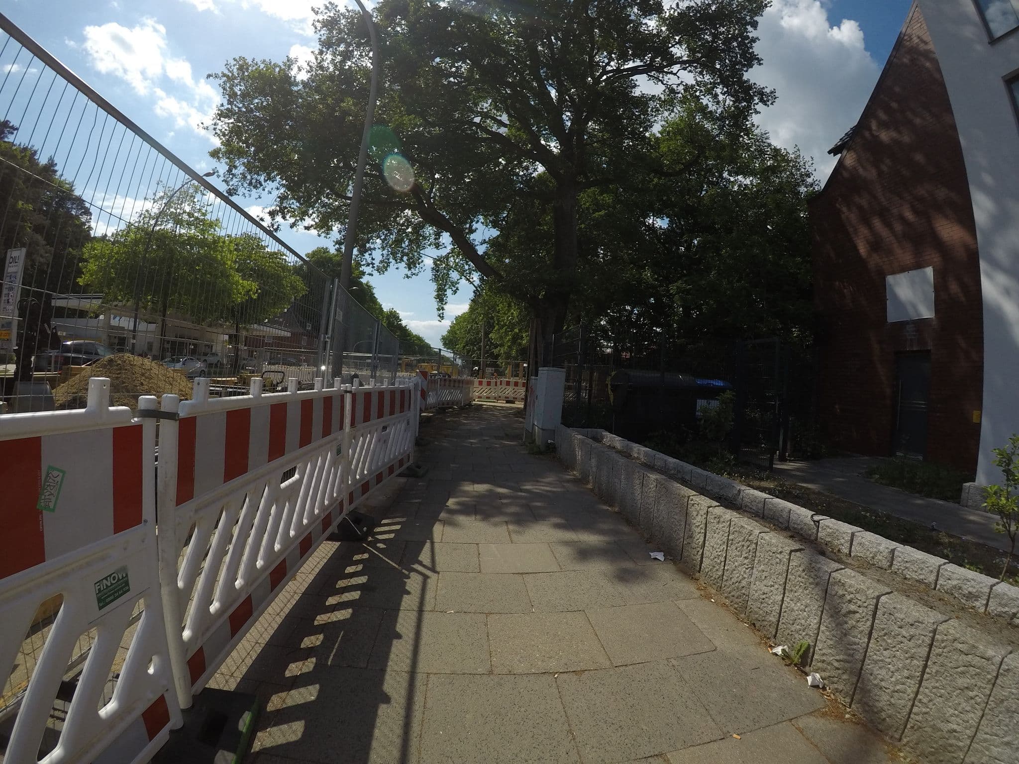 Street view near Hotel Hidden, Hausbruch — © veloroute_hamburg (CC BY-SA · Mapillary)