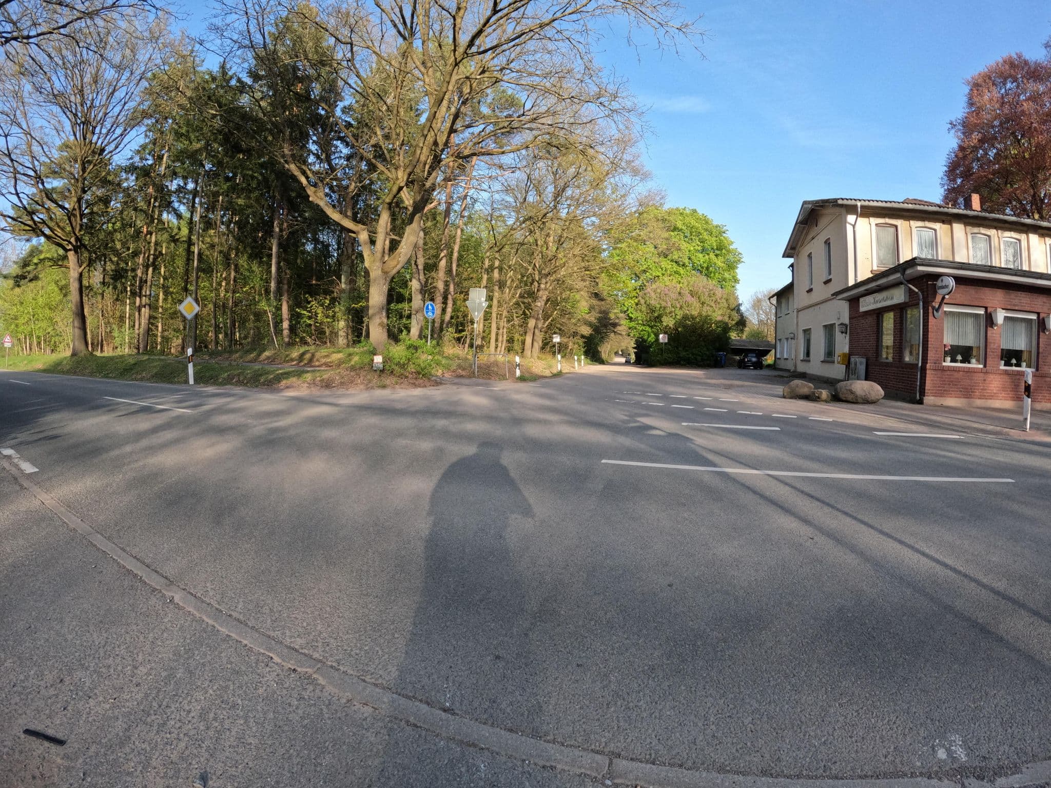 Street view near Hotel Gasthof Kieselhöh, Stelle — © suelfmeister (CC BY-SA · Mapillary)