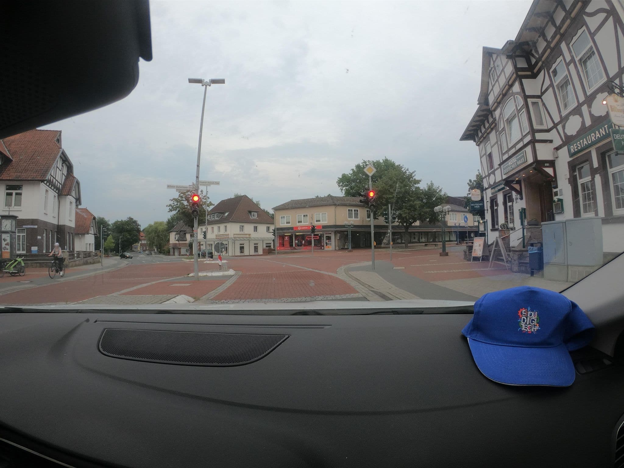 Street view near Winkelmanns Hotel Munster, Wietzendorf — © vst (CC BY-SA · Mapillary)