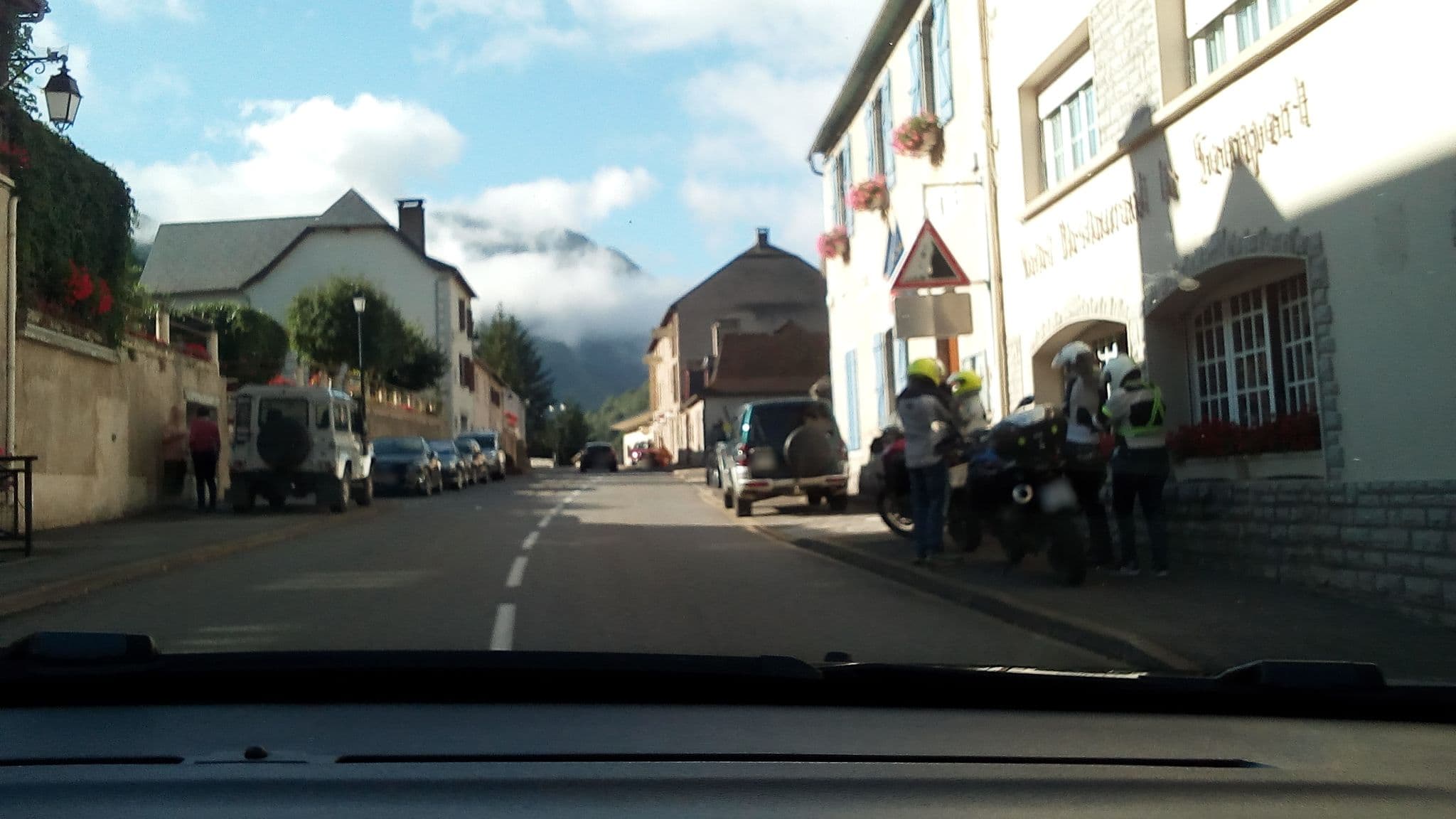 Street view near Hôtel des Voyageurs, Laruns — © atabaraud (CC BY-SA · Mapillary)