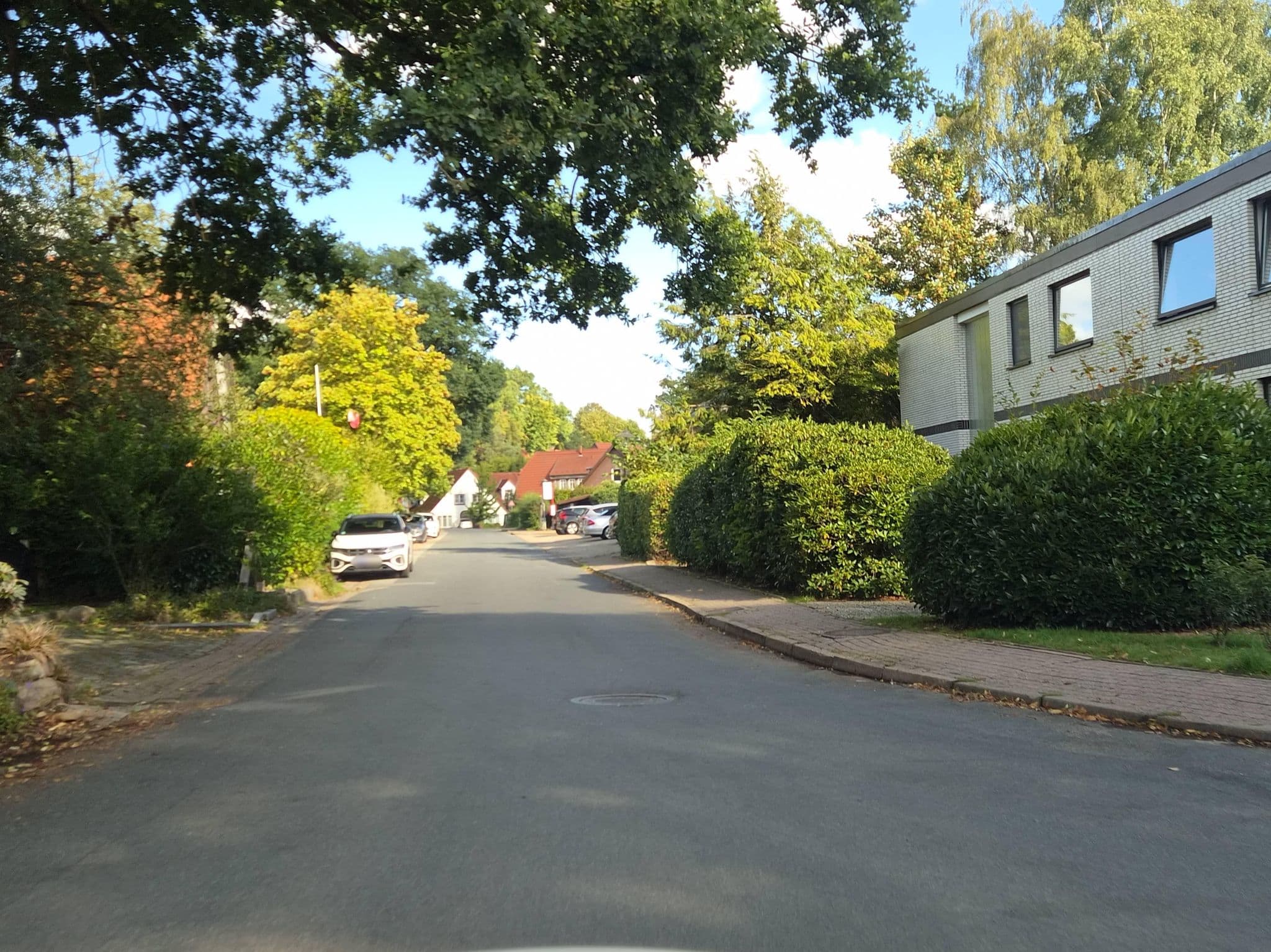 Street view near Landhaus Meinsbur, Bendestorf — © hotteliene (CC BY-SA · Mapillary)