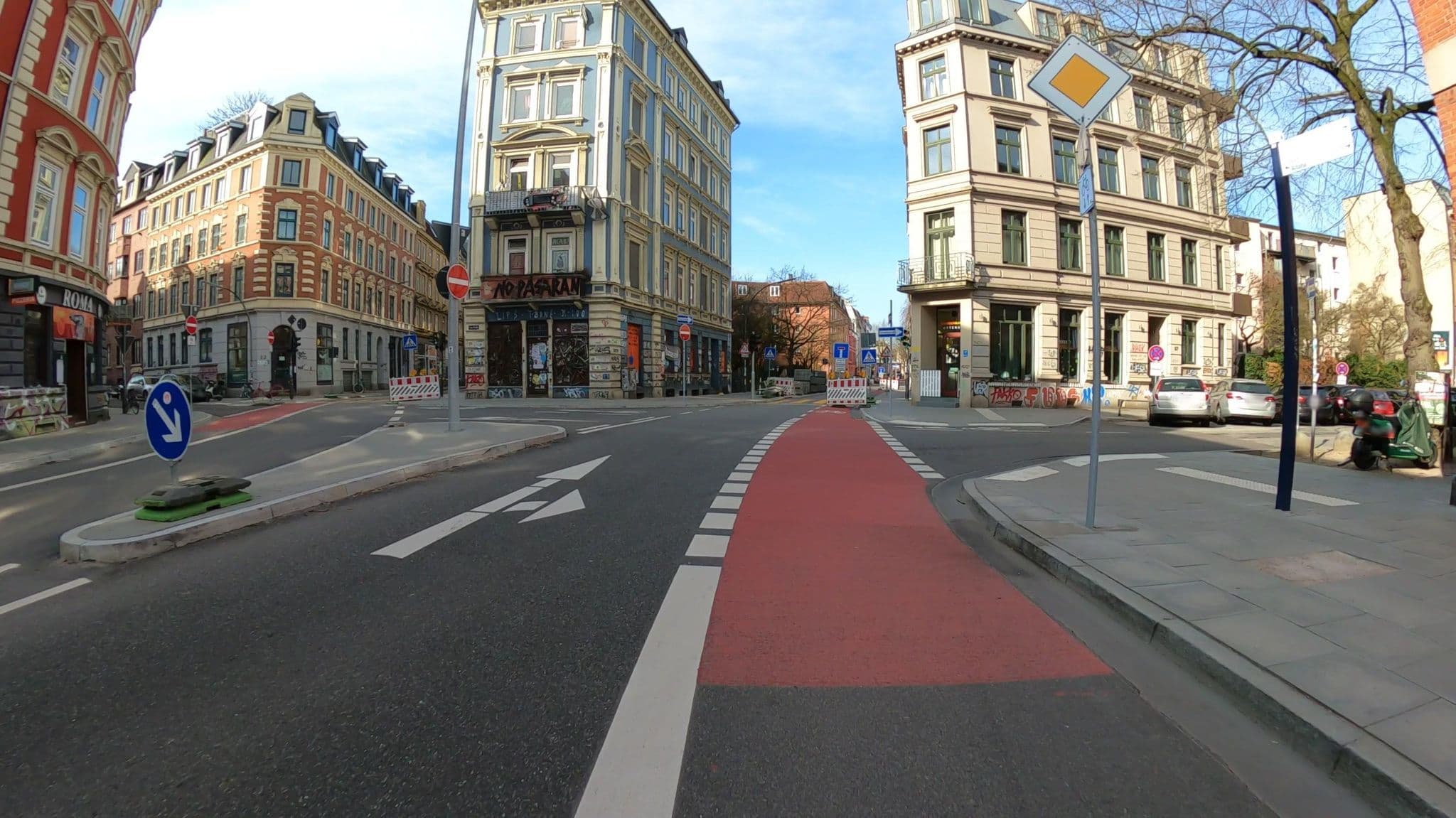 Street view near Centrum Hotel Commerz am Bhf Hamburg Altona, Altona — © veloroute_hamburg (CC BY-SA · Mapillary)