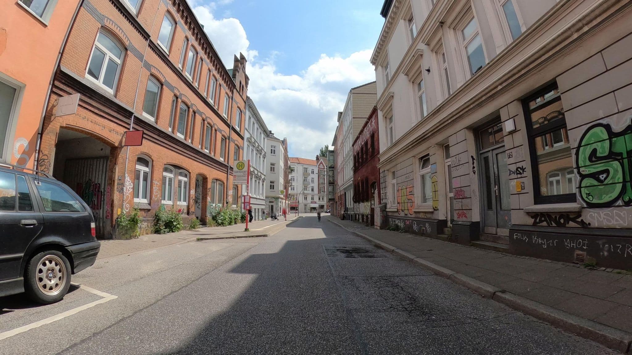 Street view near Ferienapartments Mitten im Herzen von Ottensen, Altona — © veloroute_hamburg (CC BY-SA · Mapillary)