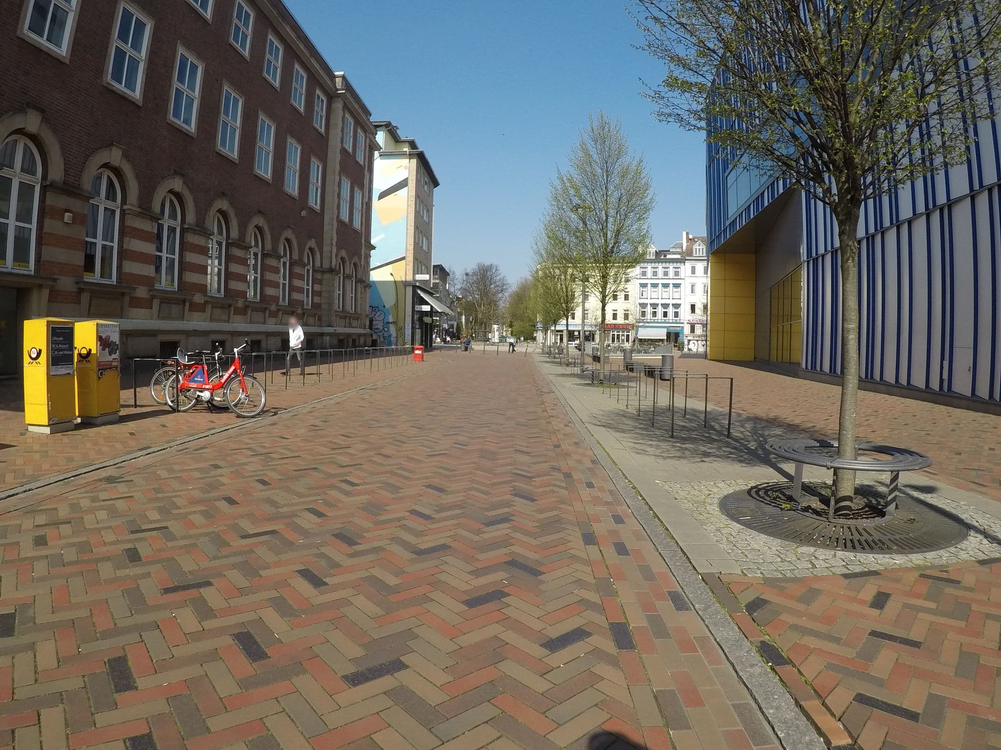Street view near City Loves Kids, Altona-Altstadt — © veloroute_hamburg (CC BY-SA · Mapillary)