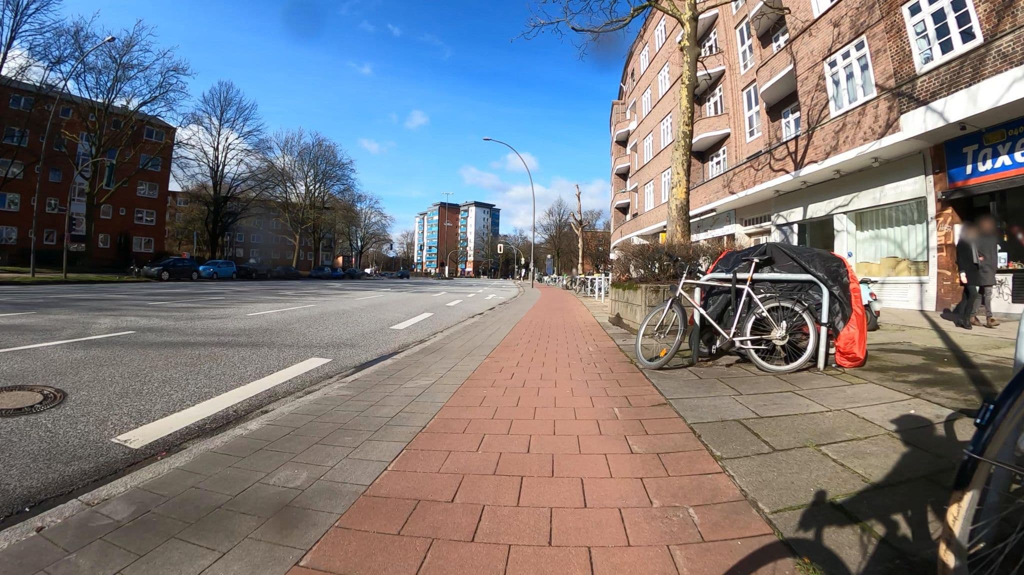 Street view near Kirpal Singh, Eimsbüttel — © veloroute_hamburg (CC BY-SA · Mapillary)
