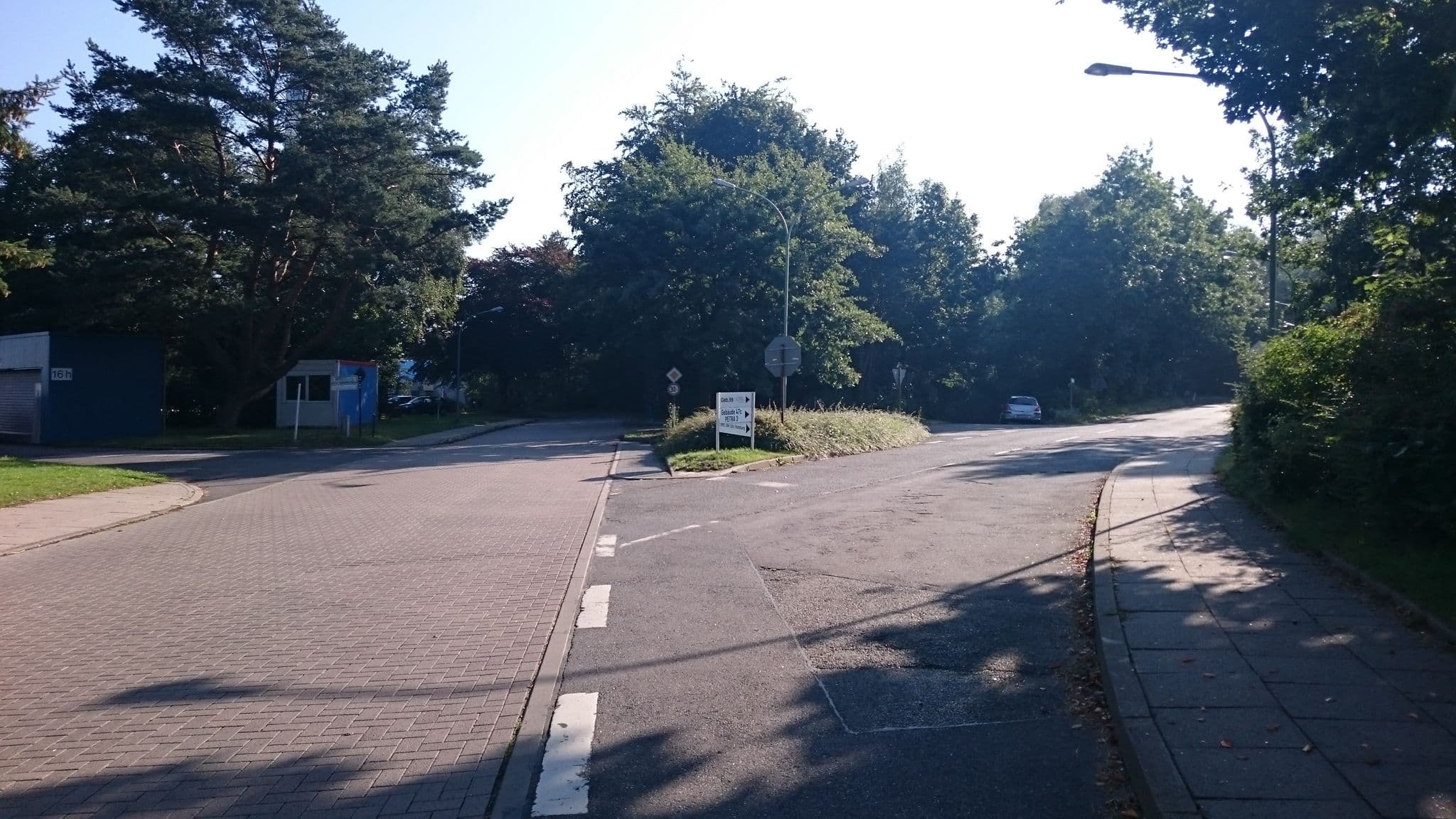 Street view near Door, Groß Flottbek — © thx (CC BY-SA · Mapillary)