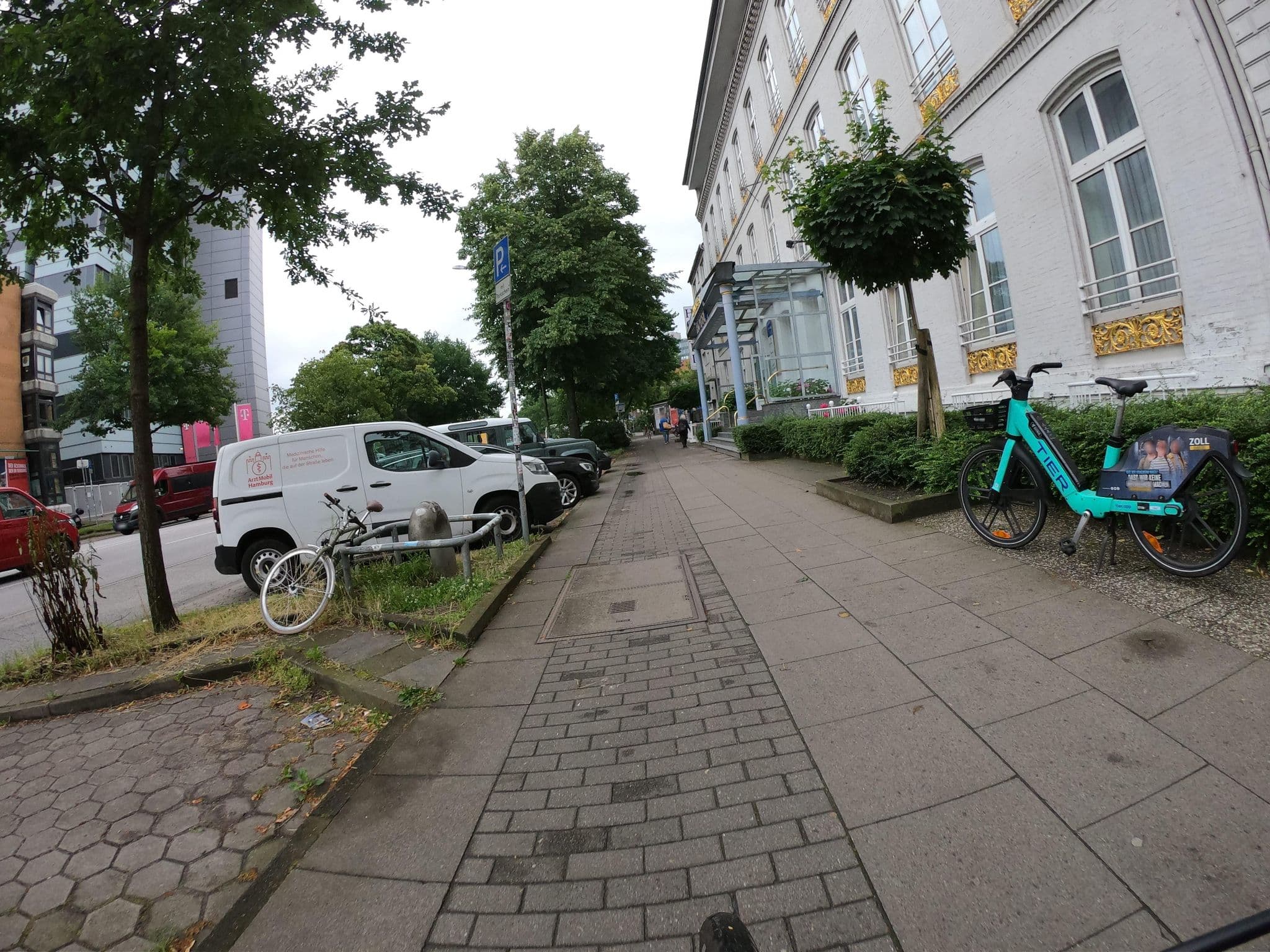Street view near Zillertal GmbH, St. Pauli — © 2ce5345 (CC BY-SA · Mapillary)