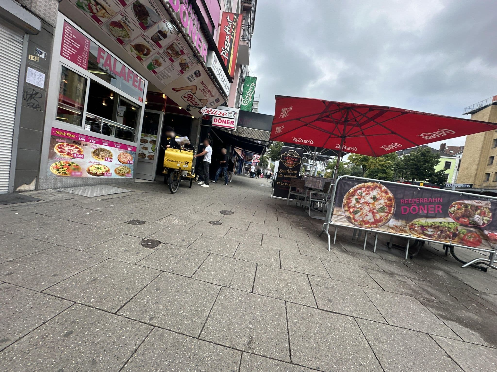 Street view near Das Zauberfloss, St. Pauli — © quickness805 (CC BY-SA · Mapillary)