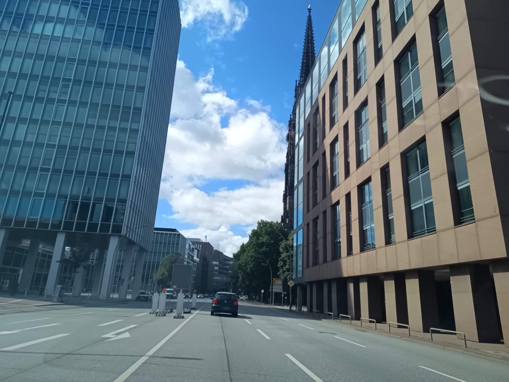 Street view near The Nikolia Hotel Hamburg Leonardo Limiteded Edition, Hamburg — © thetornado76 (CC BY-SA · Mapillary)