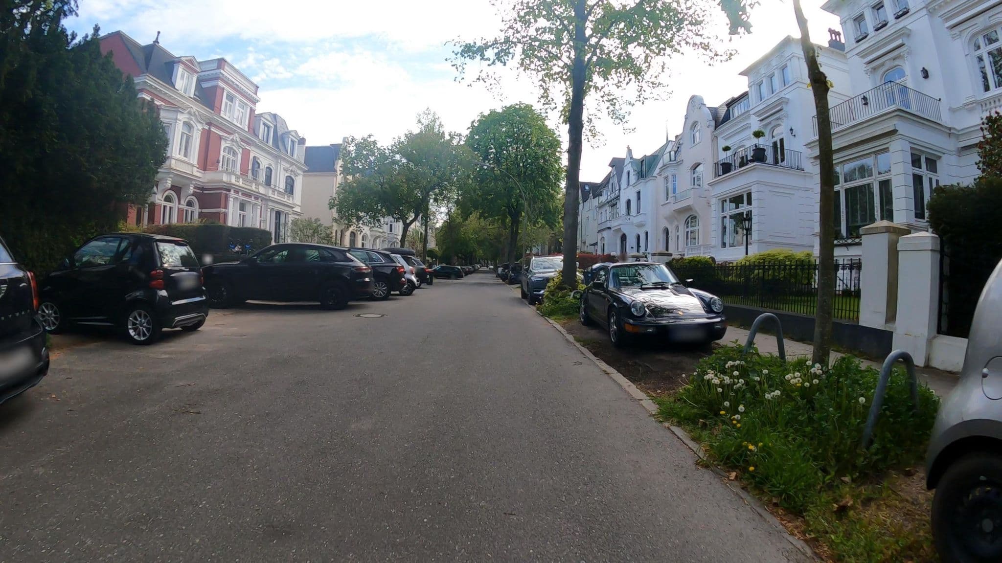 Street view near Hotel Abtei, Harvestehude — © veloroute_hamburg (CC BY-SA · Mapillary)