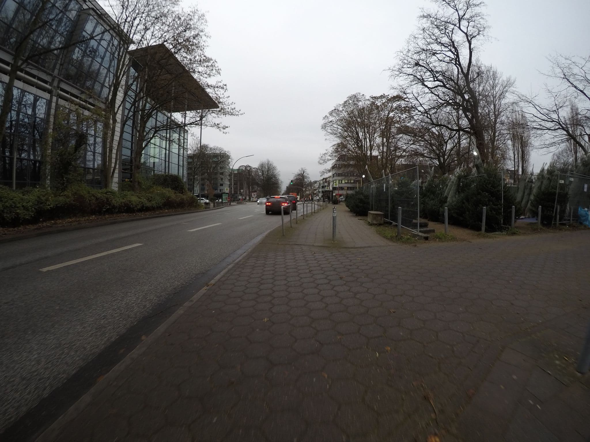 Street view near Hotel Seeblick, Harvestehude — © veloroute_hamburg (CC BY-SA · Mapillary)